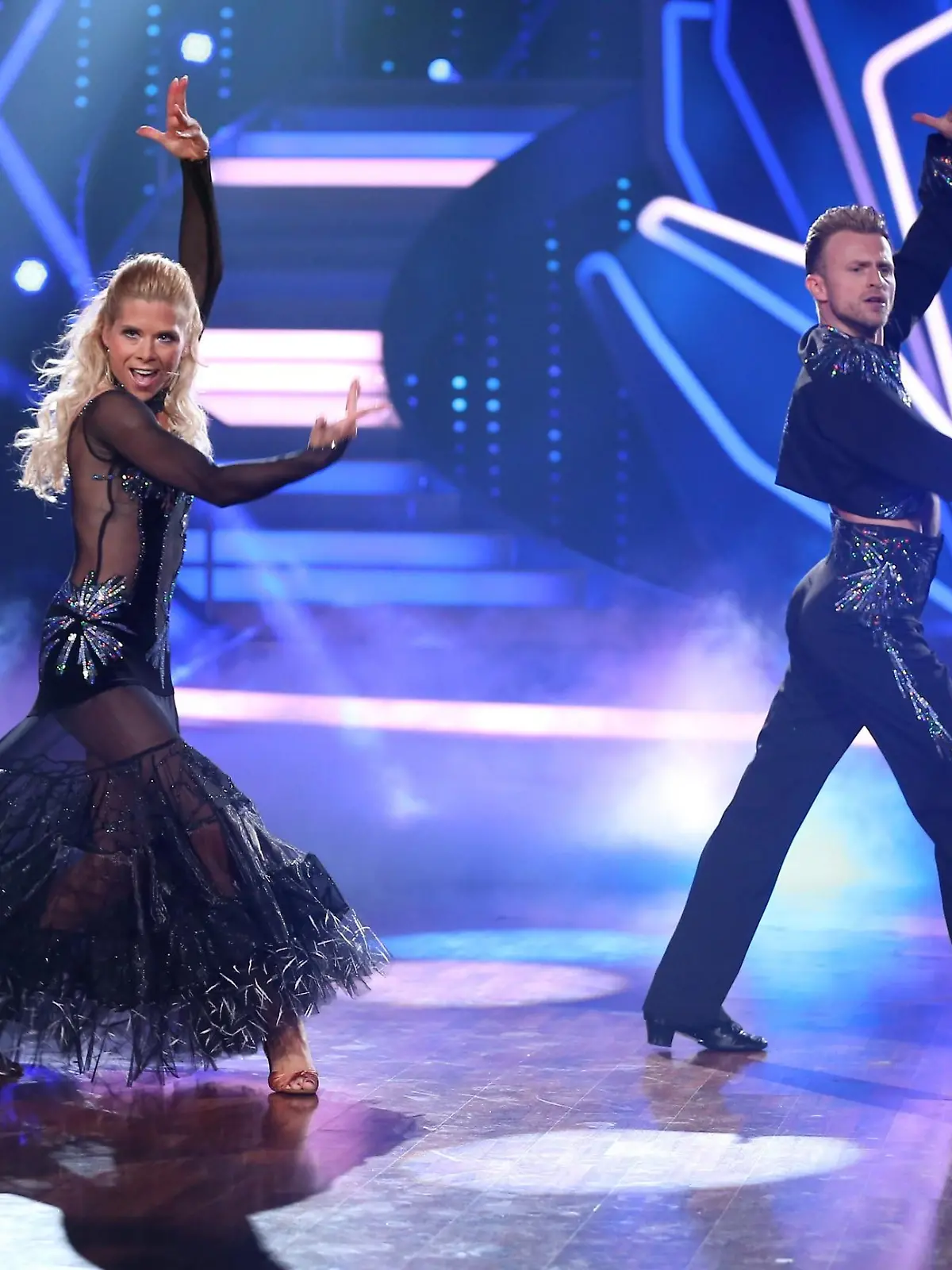 Tanja Szewczenko und Willi Gabalier        Verwendung der Bilder für Online-Medien ausschließlich mit folgender Verlinkung:"Alle Infos zu "Let's Dance" im Special bei RTL.de: www.rtl.de/cms/sendungen/lets-dance.html