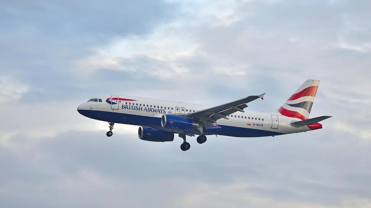 Landender Britisch Airways Jet am Frankfurter Flughafen Fraport.