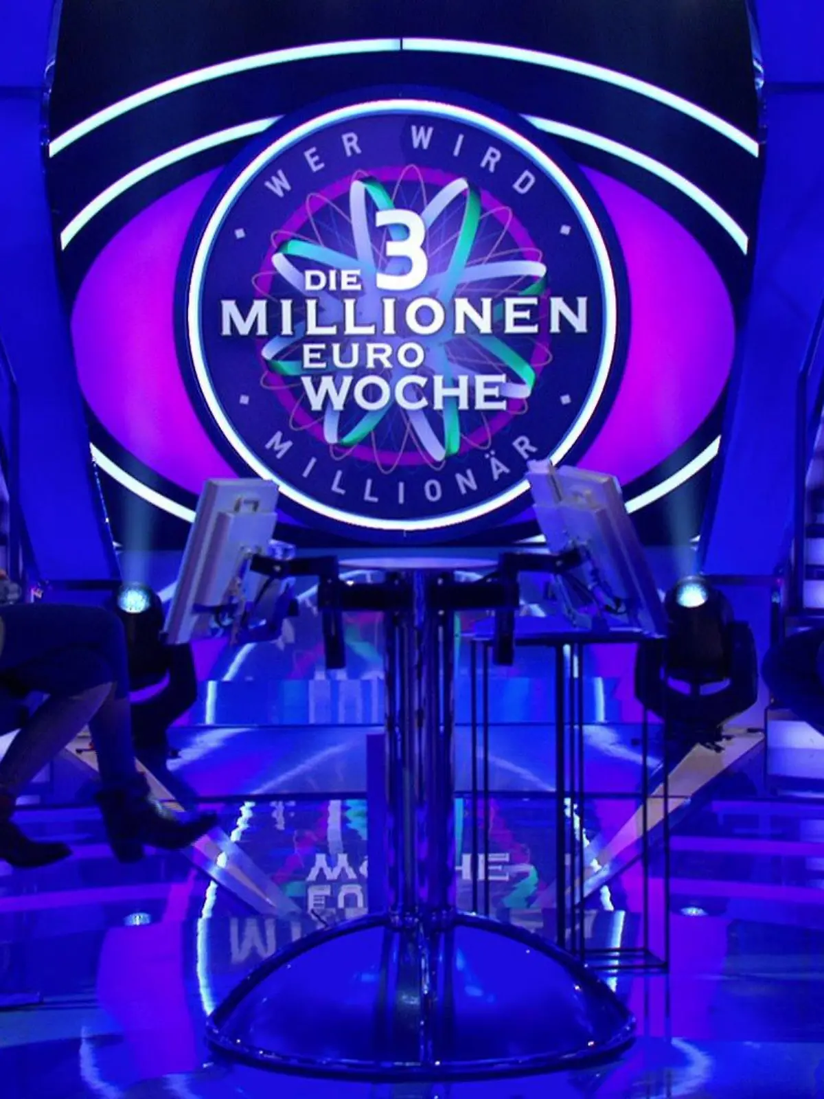 3-Millionen-Euro-Woche zum Start ins neue Jahr! "Wer wird Millionär?"-Moderator Günther Jauch mit seiner Überhangkandidatin Kerstin Jacob-Rauch