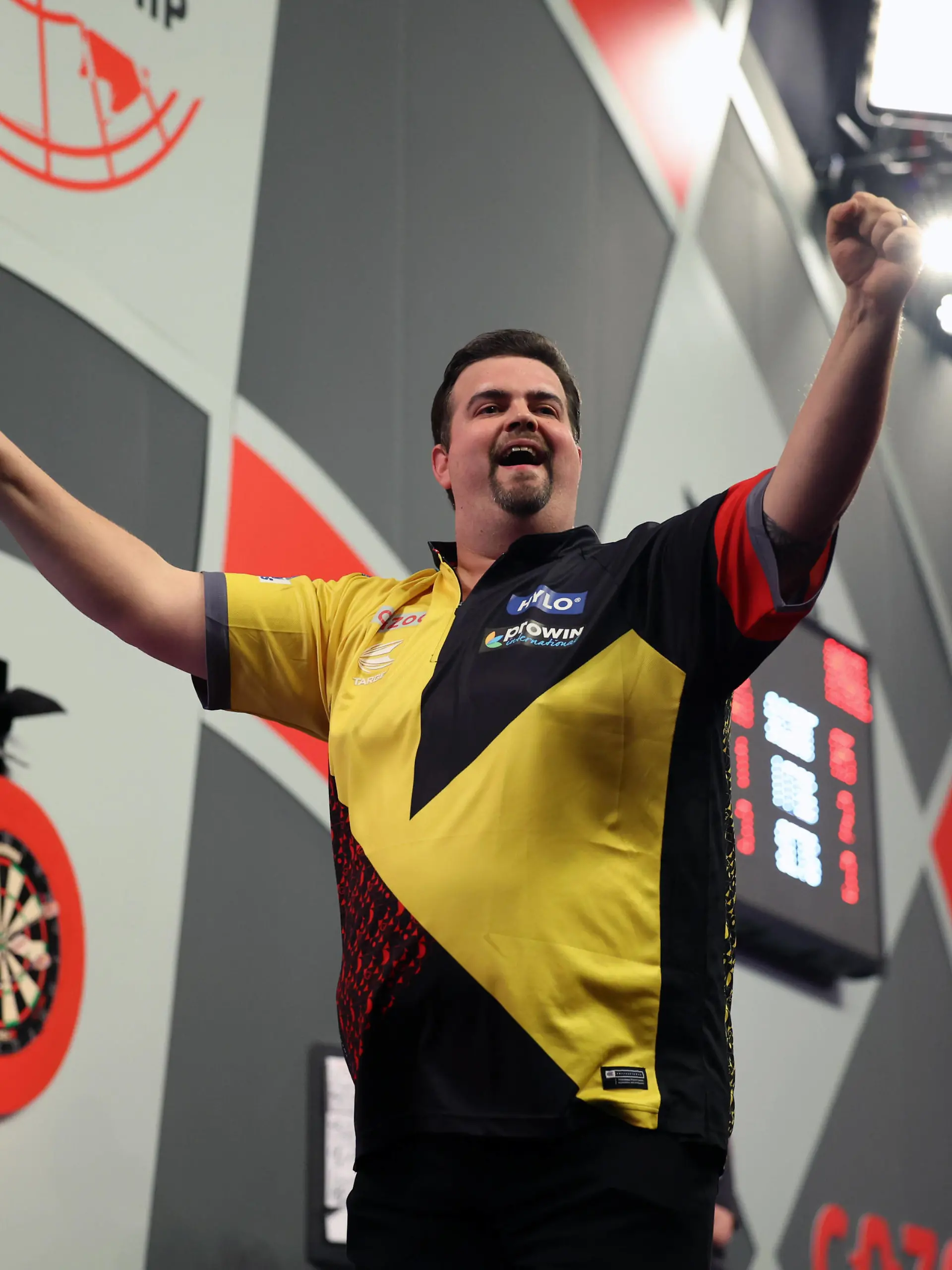 27th December 2022, Alexandra Palace, London, England 2022/23 PDC Cazoo World Darts Championships Day 10 Evening Session Gabriel Clemens celebrates as he wins the match against Jim Williams PUBLICATIONxNOTxINxUK ActionPlus12461397 ShaunxBrooks 