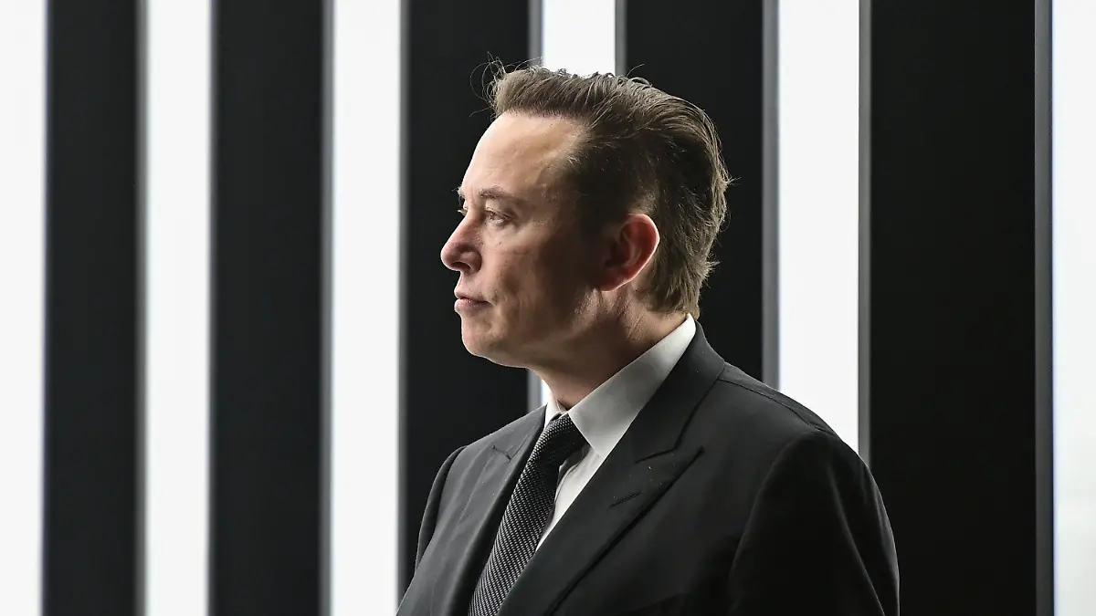 ARCHIV - 22.03.2022, Brandenburg, Grünheide: Elon Musk, Tesla-Chef, nimmt an der Eröffnung der Tesla-Fabrik Berlin Brandenburg teil. (zu dpa: «Elon Musk will als Twitter-Chef zurücktreten») Foto: Patrick Pleul/dpa +++ dpa-Bildfunk +++