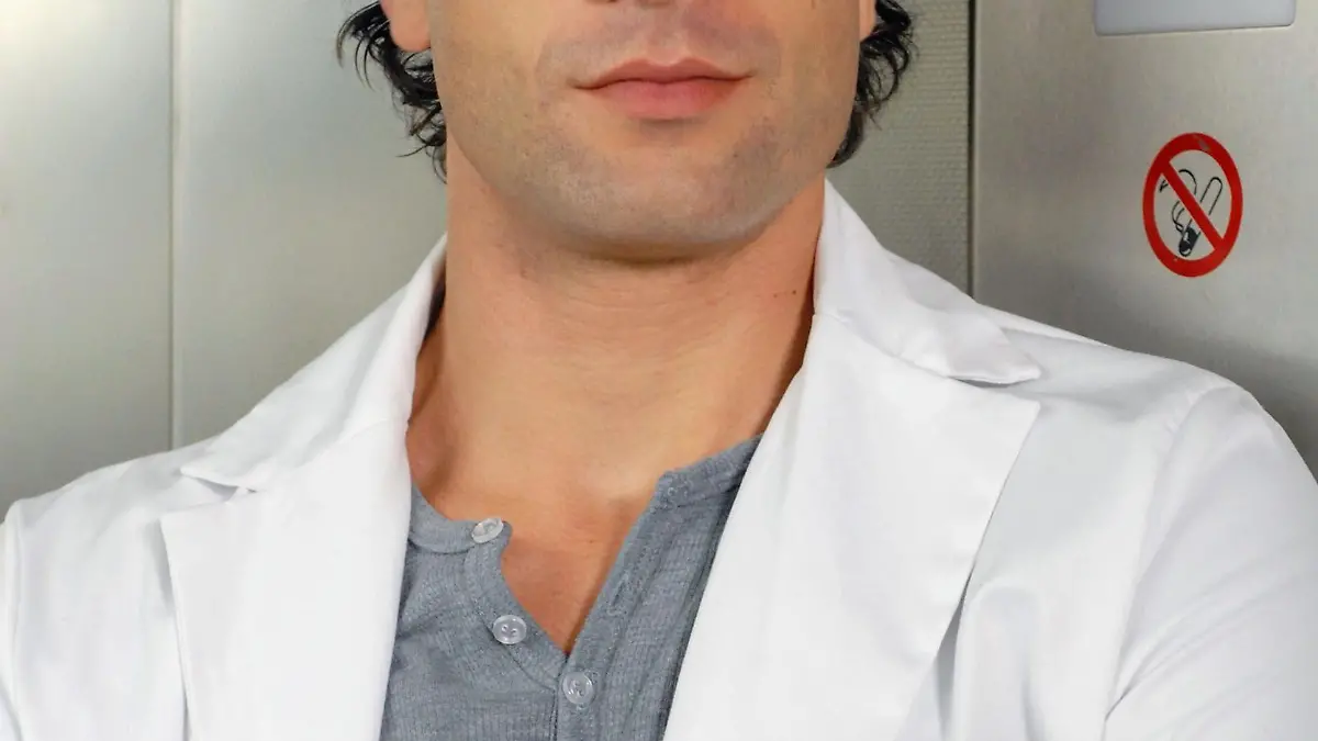 Dr. Kaan (Kai Schumann)