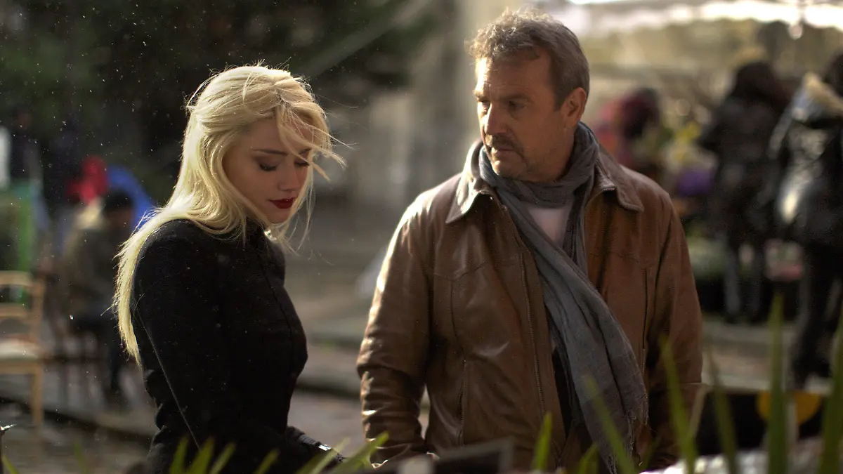 HANDOUT - CIA-Agent Ethan Renner (Kevin Costner) und seine Chefin Vivi (Amber Heard) - eine Szene aus dem Film "3 Days To Kill" (undatierte Aufnahme). Der Actionfilm kommt am 08.05.2014 ins Kino. dpa (zu dpa-Kinostarts vom 05.05.2014) ACHTUNG: Nur zur redaktionellen Verwendung im Zusammenhang mit der Berichterstattung über den Film und nur bei Nennung Foto: 3DTK/Universum Film/dpa +++(c) dpa - Bildfunk+++