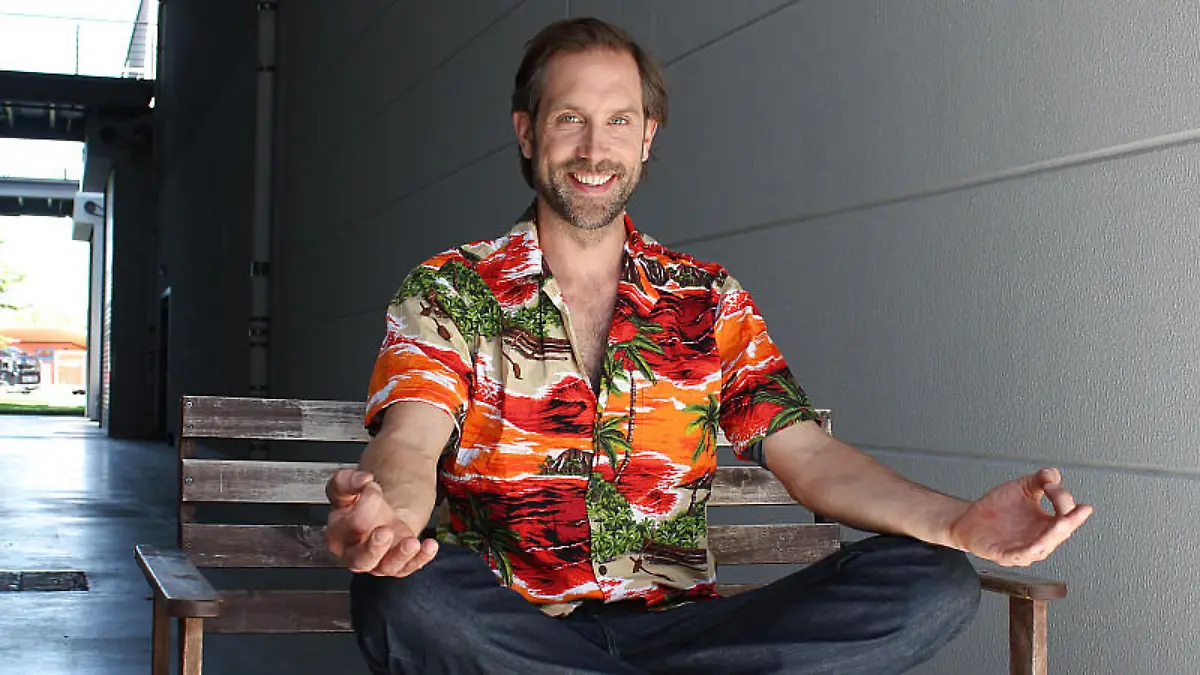 Wer's tragen kann ... - Alexander Wüst steht auf Hawaii-Hemden