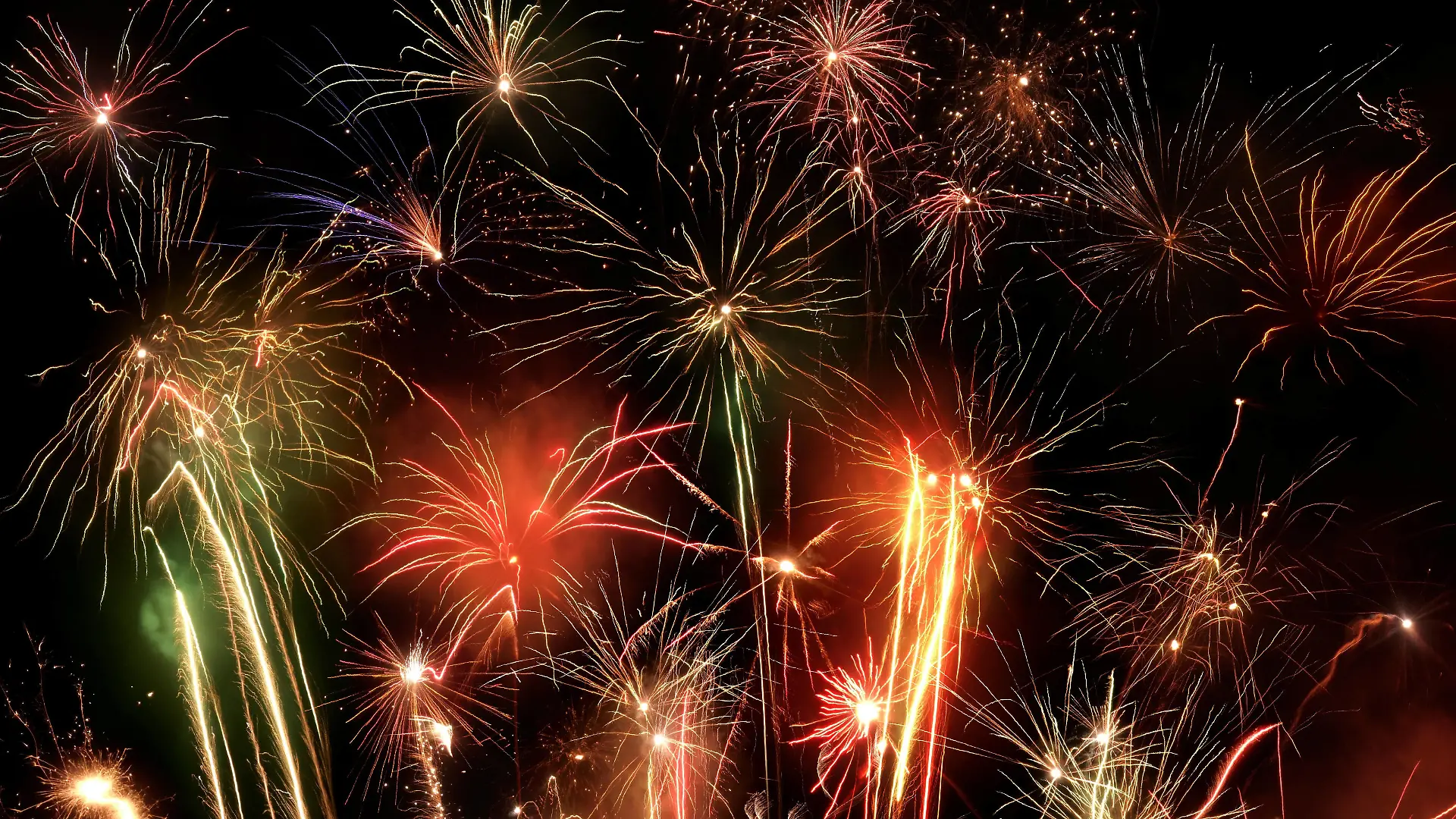 IMAGO Creative: Guten Rutsch  silvester,feuerwerk,jahresende,jahreswechsel,jahreswende,neues jahr,sylvester,feuerwerke,pyrotechnik *** new years eve,firework display,new years eves,firework displays n9a-ggw