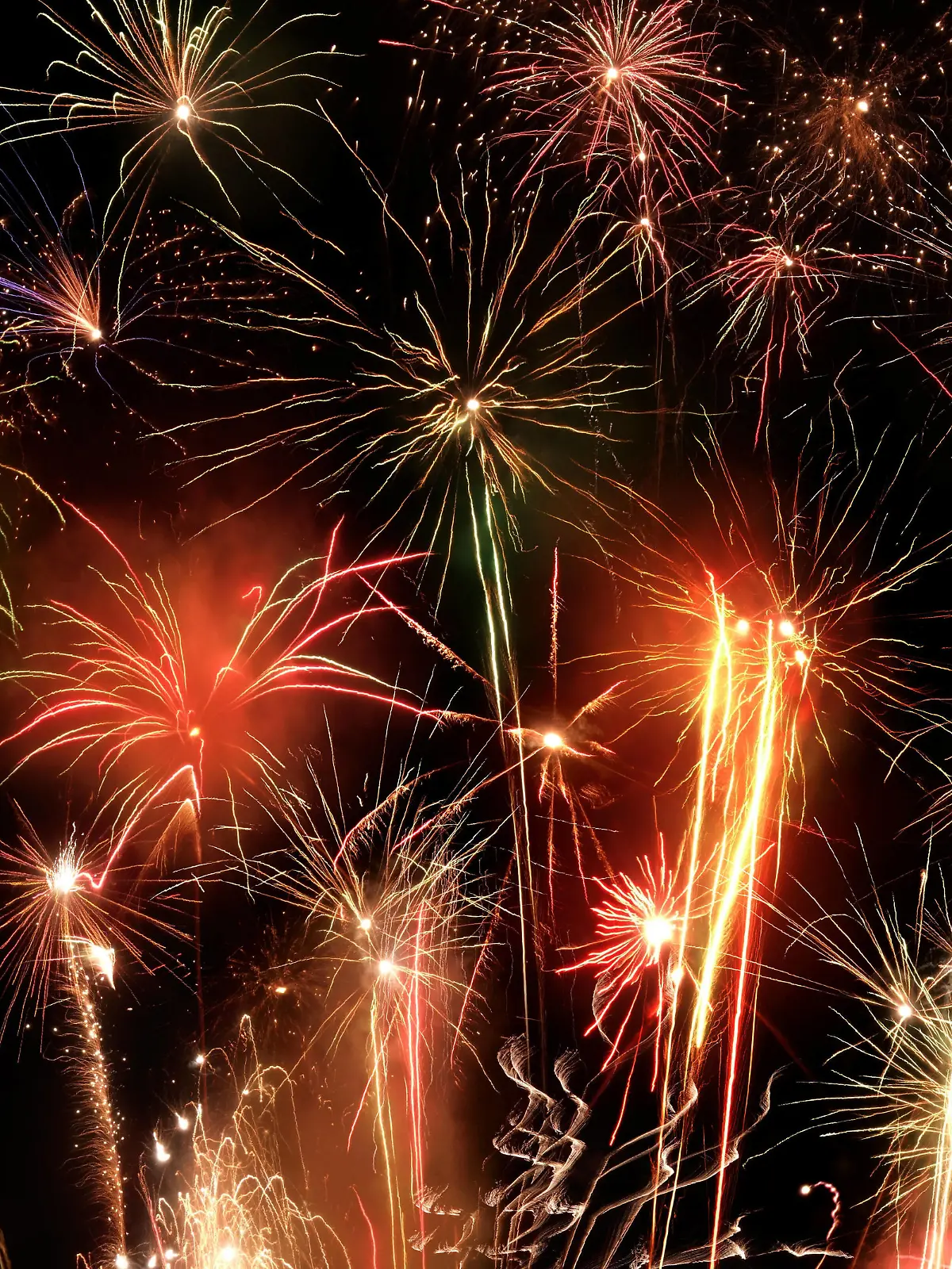 IMAGO Creative: Guten Rutsch  silvester,feuerwerk,jahresende,jahreswechsel,jahreswende,neues jahr,sylvester,feuerwerke,pyrotechnik *** new years eve,firework display,new years eves,firework displays n9a-ggw
