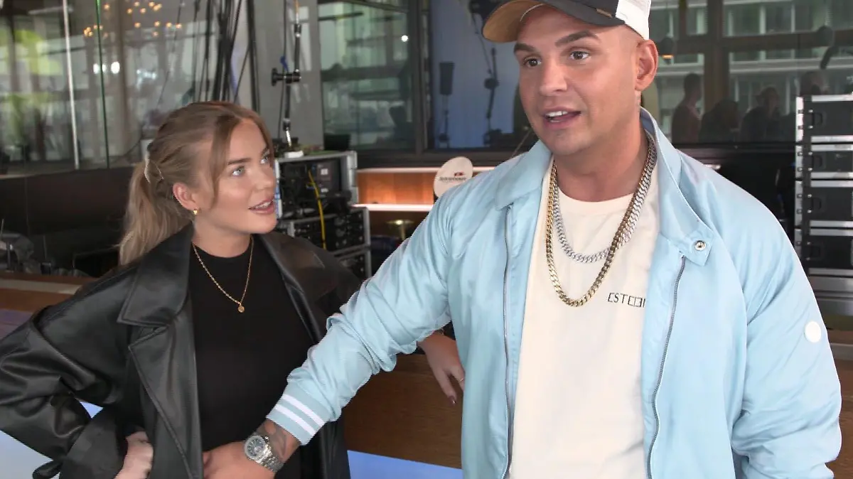 Liebevoll legt Pietro Lombardi seiner Laura Maria Rypa die Hand auf den stetig wachsenden Babybauch.
