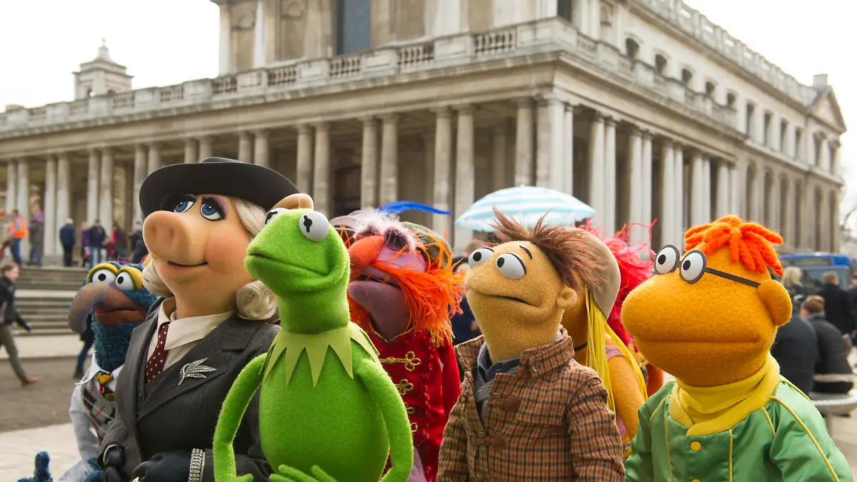 "MUPPETS MOST WANTED" (Visible L-R) GONZO, MISS PIGGY, KERMIT THE FROG, FLOYD, WALTER and SCOOTER. Photo by: Jay Maidment. ©2014 Disney Enterprises, Inc. All Rights Reserved.