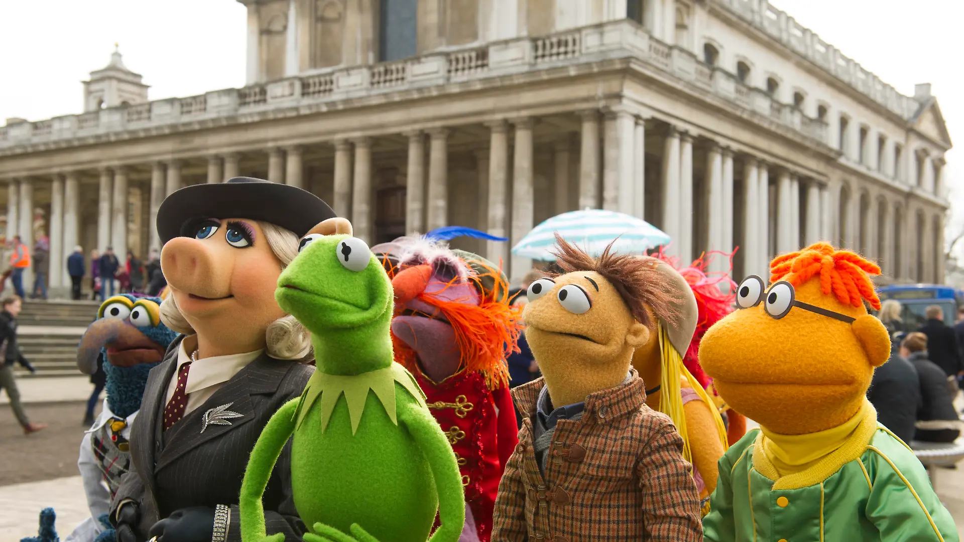 "MUPPETS MOST WANTED" (Visible L-R) GONZO, MISS PIGGY, KERMIT THE FROG, FLOYD, WALTER and SCOOTER. Photo by: Jay Maidment. ©2014 Disney Enterprises, Inc. All Rights Reserved.