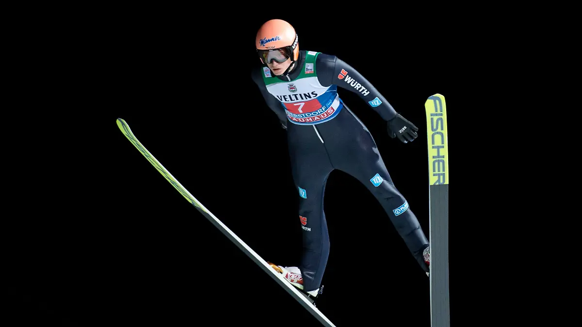 Karl Geiger Deutschland, GER, Auftaktspringen Vierschanzentournee Oberstdorf, FIS Viessmann Weltcup Skispringen, Wettkampf Herren, 29.12.2022, Saison 2022/2023 GER, Auftaktspringen Vierschanzentournee Oberstdorf, FIS Viessmann Weltcup Skispringen, Wettkampf Herren, 29.12.2022, Saison 2022/2023 Oberstdorf *** Karl Geiger Germany , GER, opening jump Four Hills Tournament Oberstdorf, FIS Viessmann World Cup Ski Jumping, competition men, 29 12 2022, season 2022 2023 GER, opening jump Four Hills Tournament Oberstdorf, FIS Viessmann World Cup Ski Jumping, competition men, 29 12 2022, season 2022 2023 Oberstdorf Copyright: xEibner/Memmlerx EP_MMR 