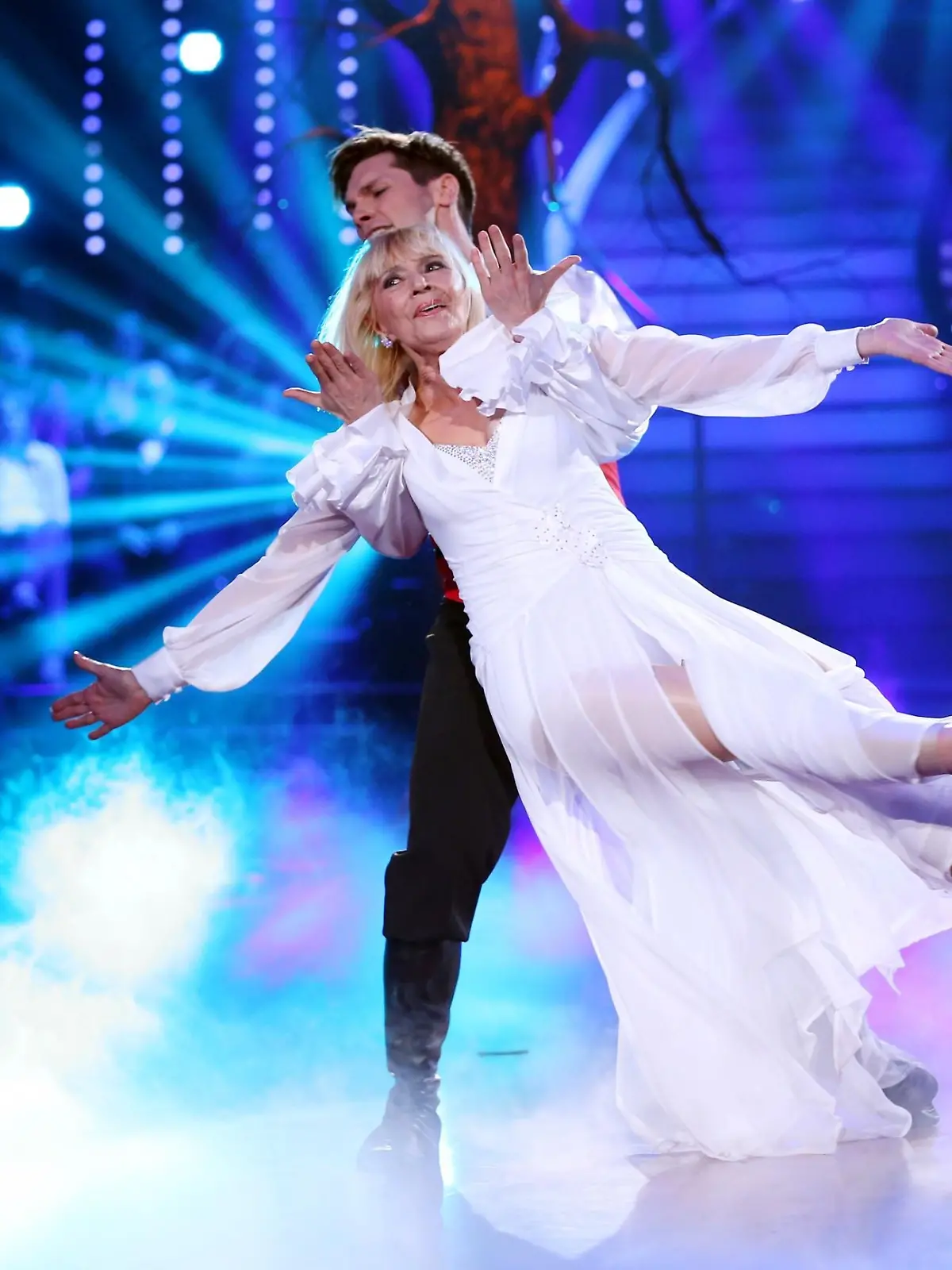 Cindy Berger und Marius Lepure   Verwendung der Bilder für Online-Medien ausschließlich mit folgender Verlinkung:"Alle Infos zu "Let's Dance" im Special bei RTL.de: www.rtl.de/cms/sendungen/lets-dance.html