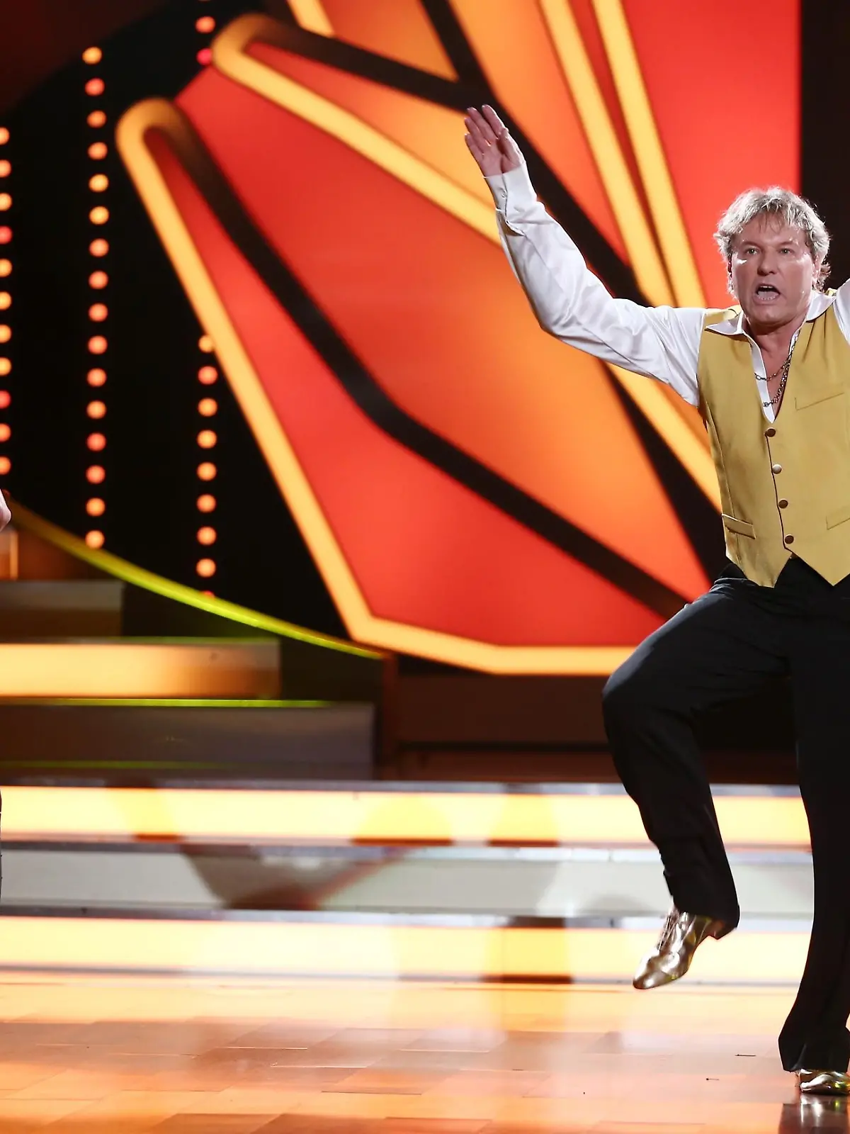 Bernhard Brink und Sarah Latton     Verwendung der Bilder für Online-Medien ausschließlich mit folgender Verlinkung:'Alle Infos zu 'Let's Dance' im Special bei RTL.de: www.rtl.de/cms/sendungen/lets-dance.html