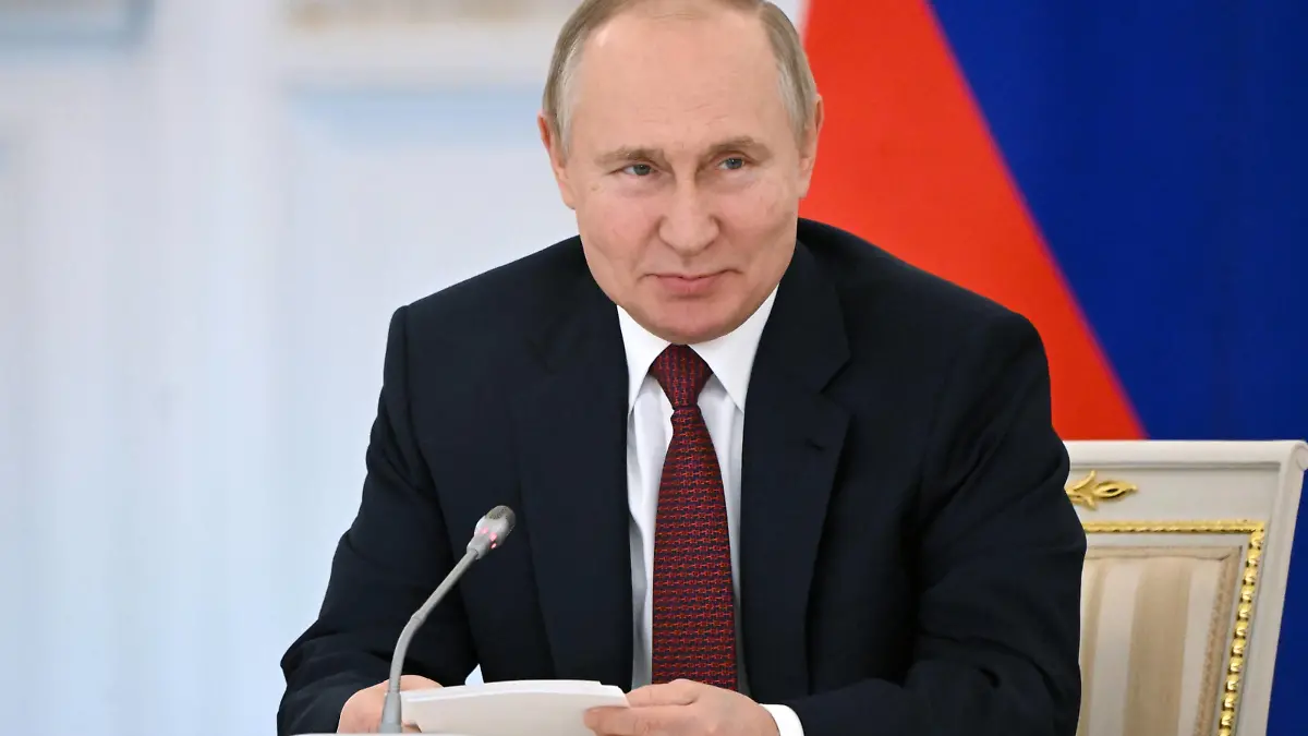  Russia Putin State Council Youth Policy 8345009 22.12.2022 Russian President Vladimir Putin attends a meeting of the State Council on implementing the youth policy in current conditions, at the Kremlin in Moscow, Russia. Sergey Guneev / Sputnik Moscow Russia PUBLICATIONxINxGERxSUIxAUTxONLY Copyright: xSergeyxGuneevx