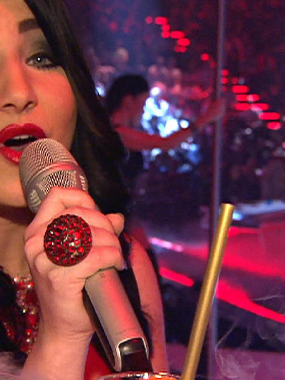 Bild zu: "Larissa Melody Haase singt "Addicted To You""
