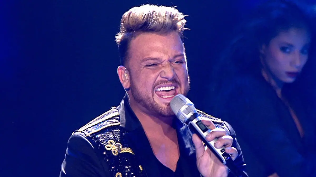Menowin Fröhlich performt "Billy Jean & Don't Believe" DSDS 2014: Erste Live-Challenge-Show