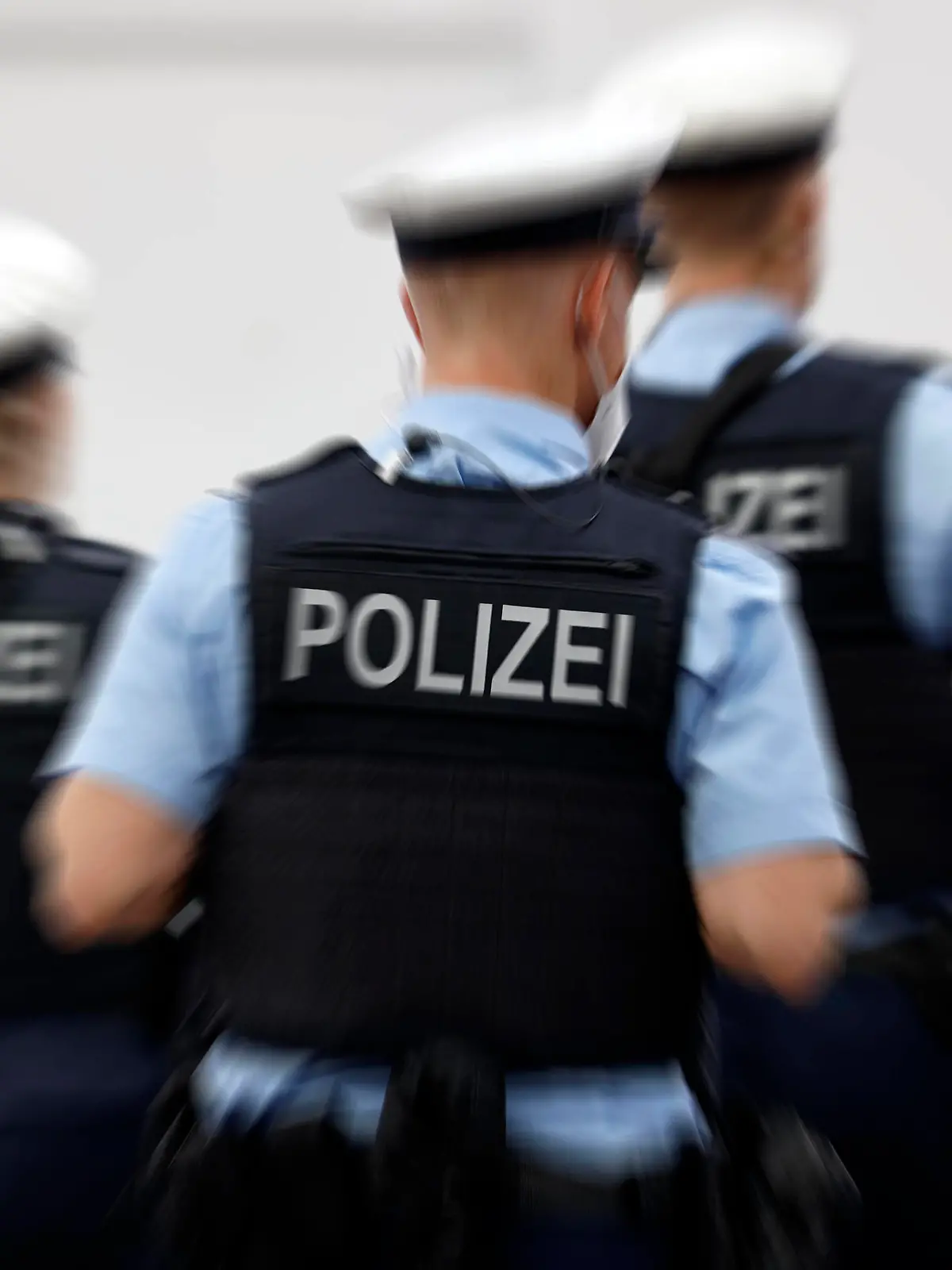 Eine Streife der Bundespolizei mit Videoaufzeichnung und Bodycams im Hauptbahnhof Köln. Themenbild, Symbolbild Köln, 28.09.2021 *** A patrol of the Federal Police with video recording and bodycams in the main station of Cologne Topic image, symbol image Cologne, 28 09 2021 Foto:xC.xHardtx/xFuturexImage 