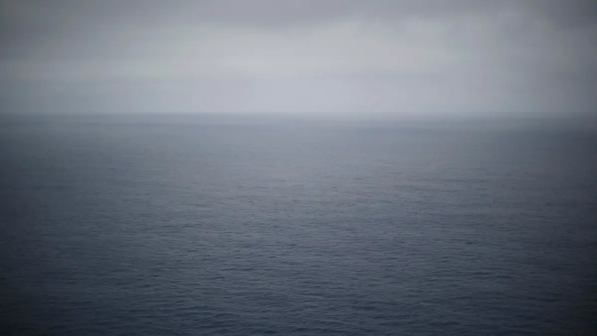 The southern Indian Ocean is pictured at 500 feet above sea level aboard a Royal New Zealand Air Force P-3K2 Orion aircraft searching for missing Malaysian Airlines flight MH370, March 22, 2014. China said on Saturday it had a new satellite image of what could be wreckage from a missing Malaysian airliner, as more planes and ships headed to join an international search operation scouring some of the remotest seas on Earth. REUTERS/Jason Reed (MID-SEA - Tags: MILITARY DISASTER TRANSPORT)