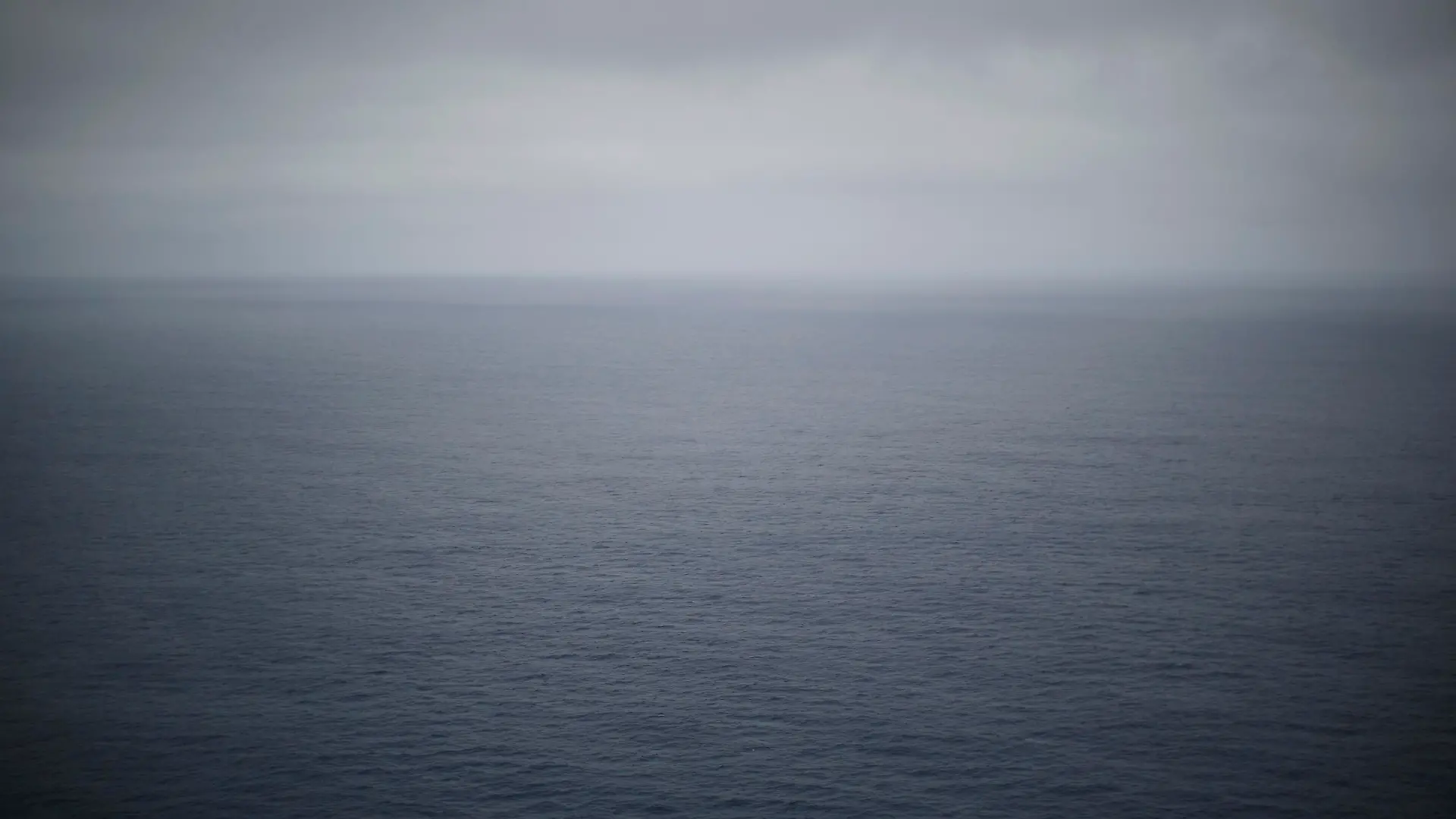 The southern Indian Ocean is pictured at 500 feet above sea level aboard a Royal New Zealand Air Force P-3K2 Orion aircraft searching for missing Malaysian Airlines flight MH370, March 22, 2014. China said on Saturday it had a new satellite image of what could be wreckage from a missing Malaysian airliner, as more planes and ships headed to join an international search operation scouring some of the remotest seas on Earth. REUTERS/Jason Reed (MID-SEA - Tags: MILITARY DISASTER TRANSPORT)