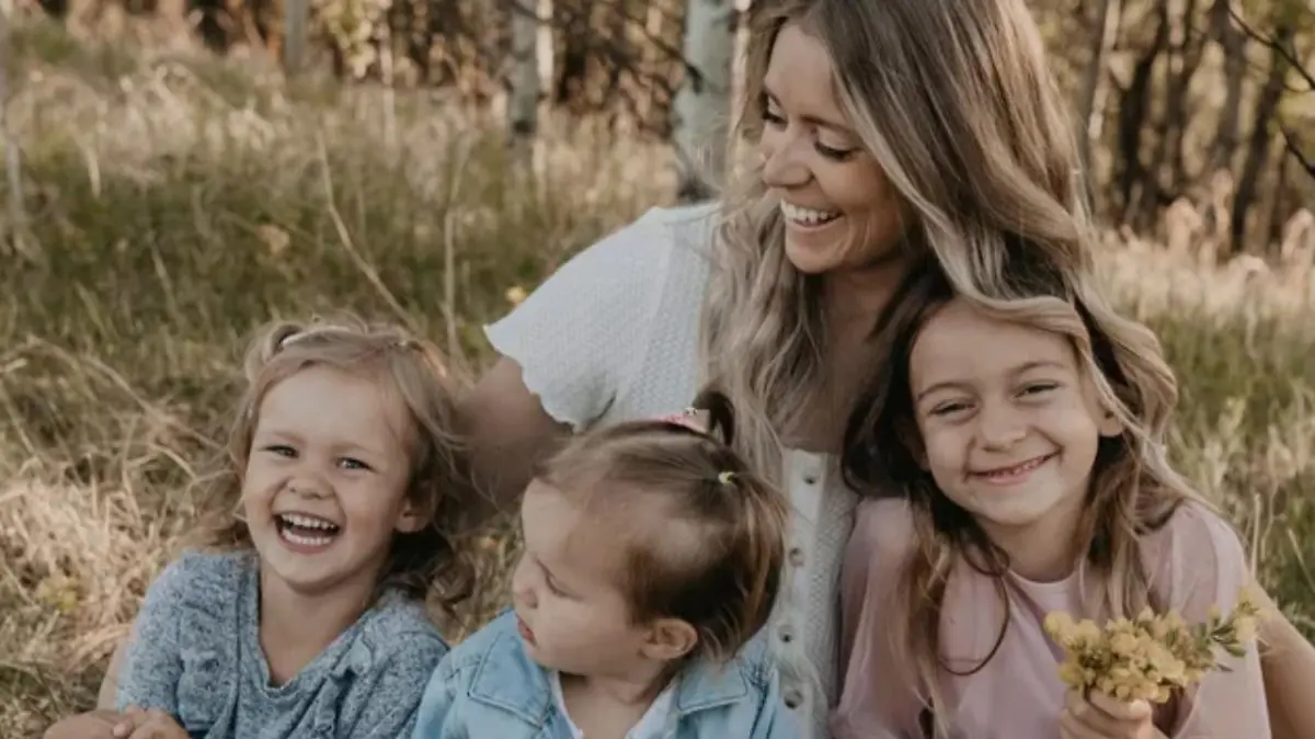 Shar Rakhshani und ihre drei Töchter.