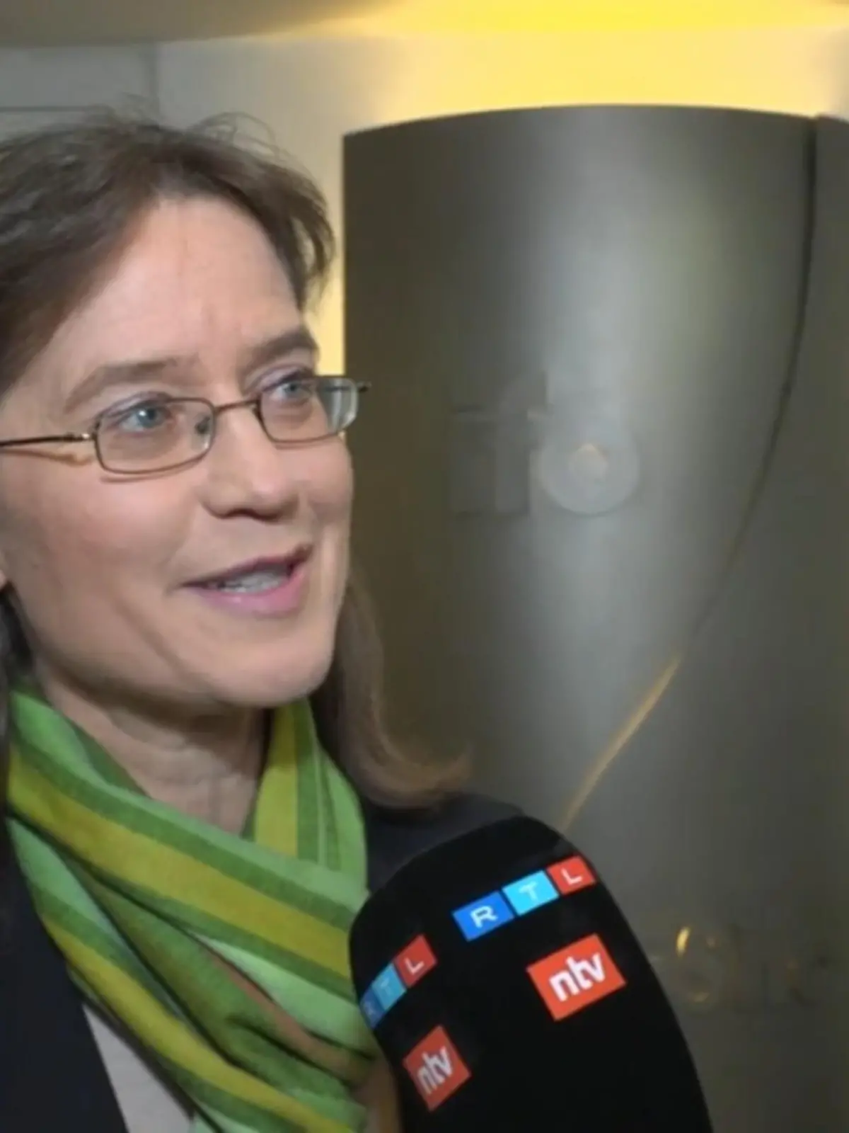 Nach dem extremen Energiejahr für die Verbraucher fragen sich die meisten natürlich: Geht es im kommenden Jahr genauso weiter?
Was im kommenden Jahr in Sachen Energiepreisen auf uns zukommt, erklärt Karen Pittel, Energieexpertin des ifo Instituts, im RTL-Interview.