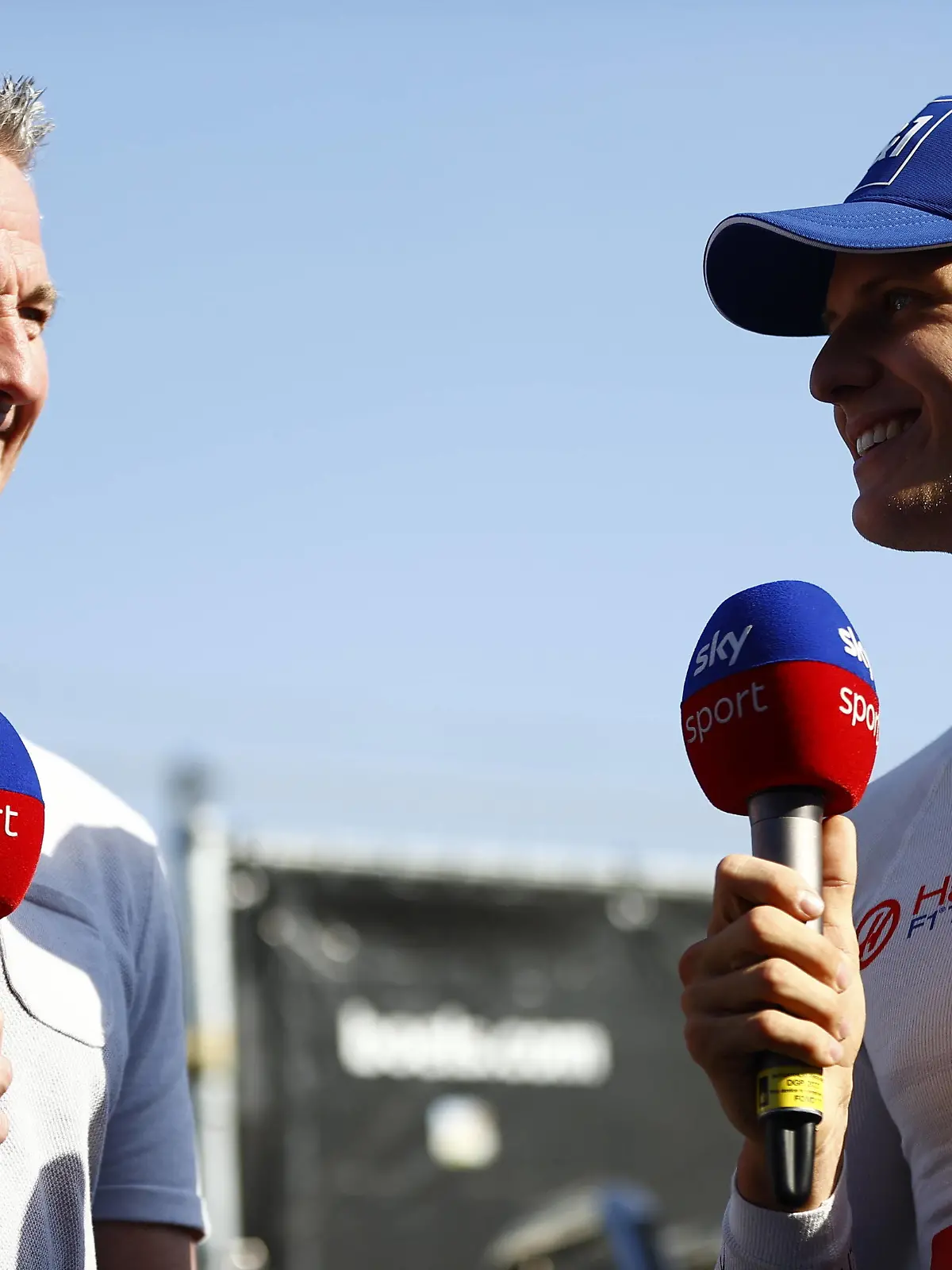Sport Bilder des Tages Formula 1 2022: Dutch GP CIRCUIT ZANDVOORT, NETHERLANDS - SEPTEMBER 03: Mick Schumacher, Haas F1 Team, is interviewed by Ralf Schumacher during the Dutch GP at Circuit Zandvoort on Saturday September 03, 2022 in North Holland, Netherlands. Photo by Andy Hone / LAT Images Images PUBLICATIONxINxGERxSUIxAUTxHUNxONLY GP2215_093257_ONZ8412