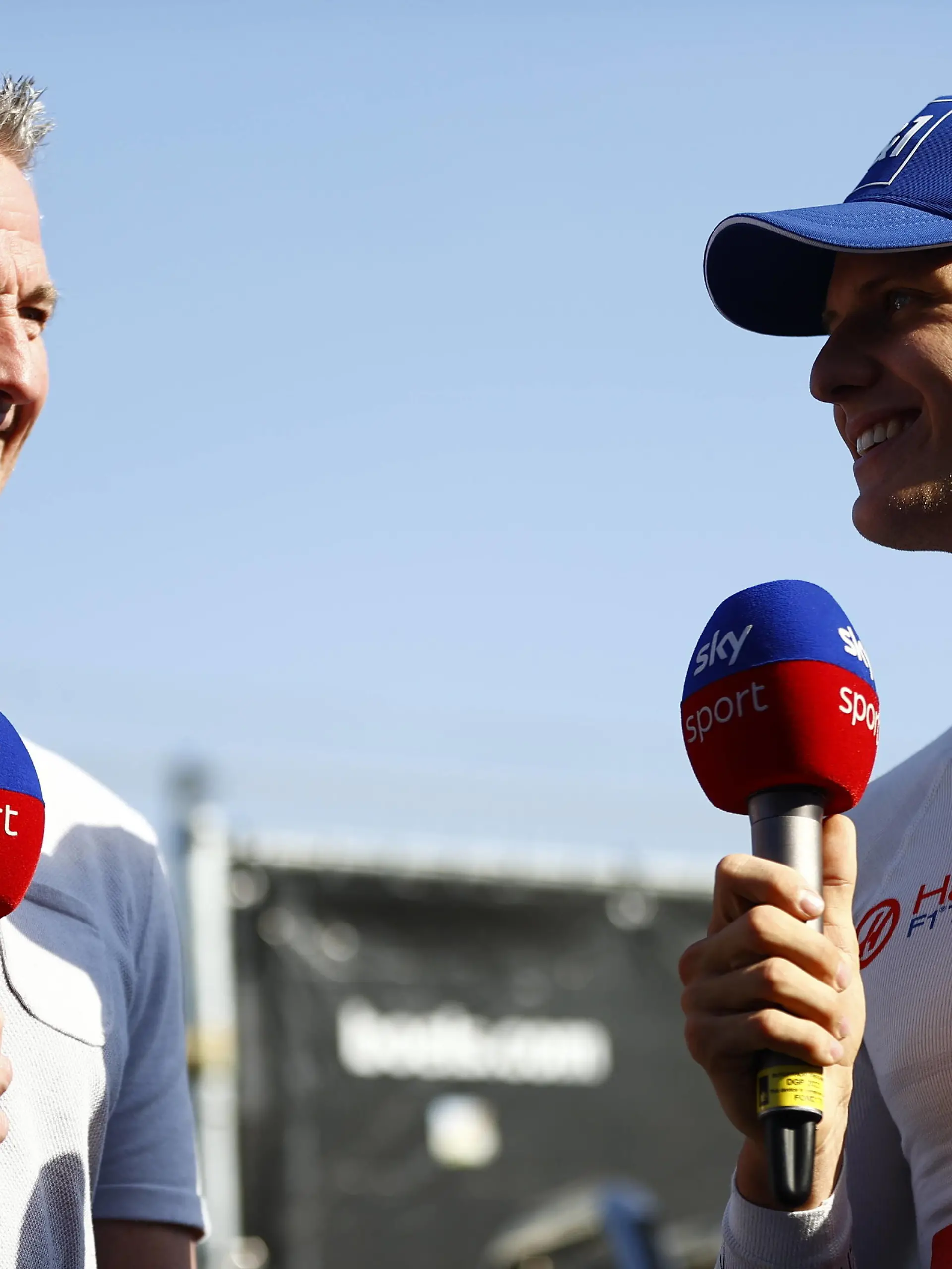 Sport Bilder des Tages Formula 1 2022: Dutch GP CIRCUIT ZANDVOORT, NETHERLANDS - SEPTEMBER 03: Mick Schumacher, Haas F1 Team, is interviewed by Ralf Schumacher during the Dutch GP at Circuit Zandvoort on Saturday September 03, 2022 in North Holland, Netherlands. Photo by Andy Hone / LAT Images Images PUBLICATIONxINxGERxSUIxAUTxHUNxONLY GP2215_093257_ONZ8412