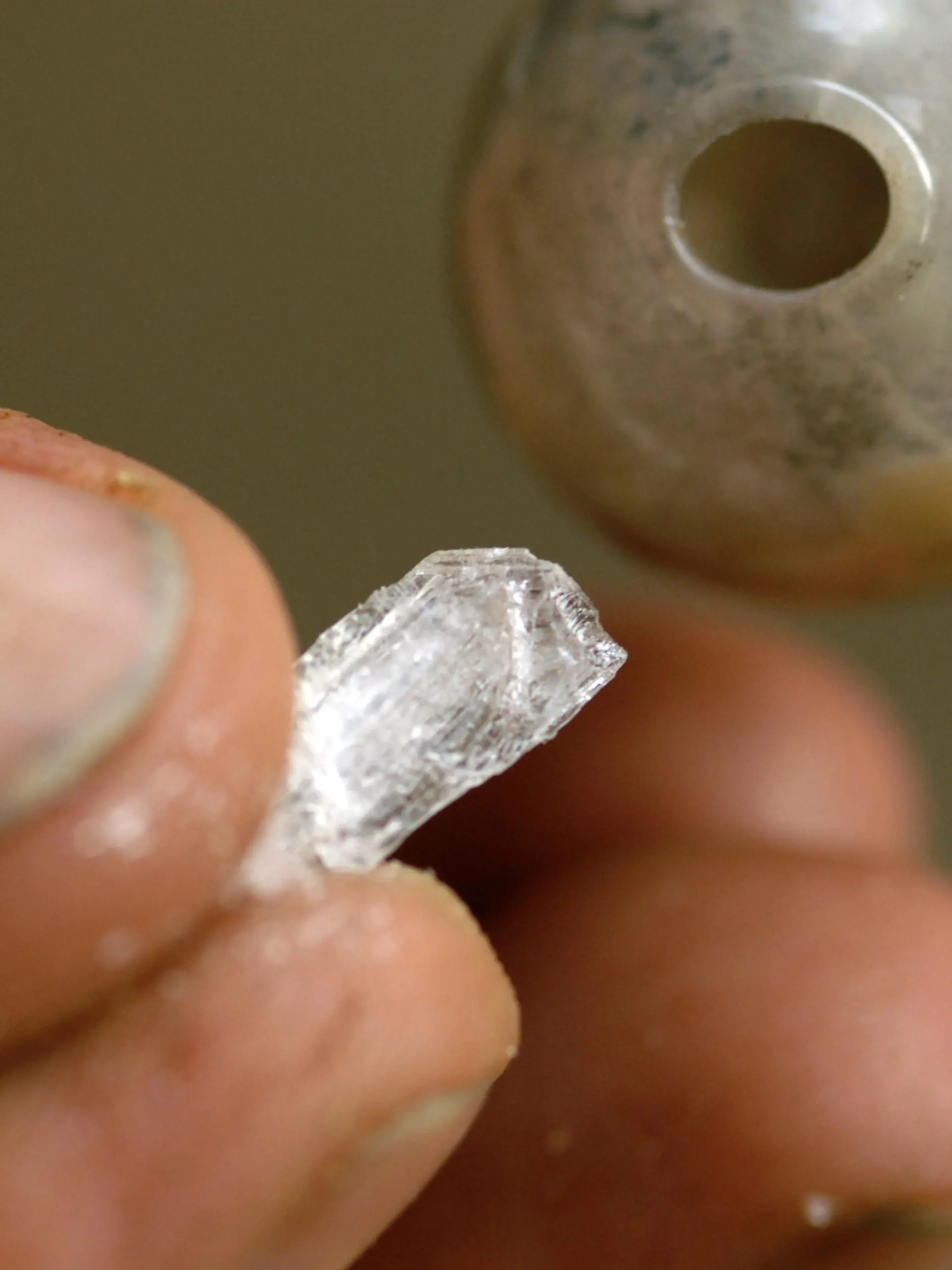 Jul 01, 2005; Rural Georgia, GA, USA; Methamphetamine crystals and pipe. This user is outside Atlanta in rural Georgia. Foto: Robin Nelson +++(c) dpa - Report+++