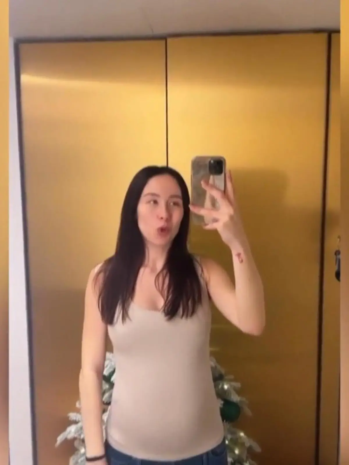 Bild zu: "Aurora Ramazzotti gibt ganz private Einblicke"