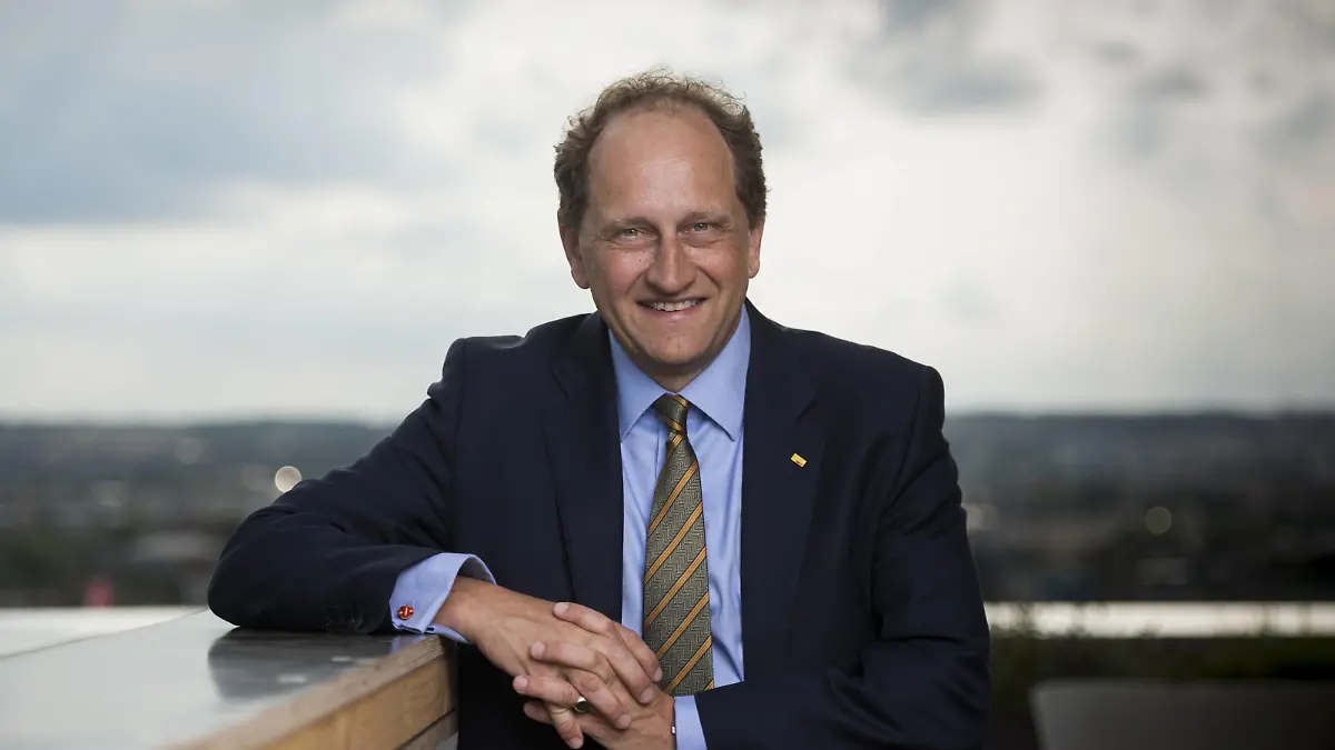 Alexander Graf Lambsdorff FDP, Vizepräsident des EU-Parlaments, aufgenommen am Dienstag 22.08.2017 auf dem Dach vom Haus der Presse in Dresden. *** Alexander Graf Lambsdorff FDP Vice-President the EU Parliament Date at Tuesday 22 08 2017 on the Roof of House the Press in Dresden RM001