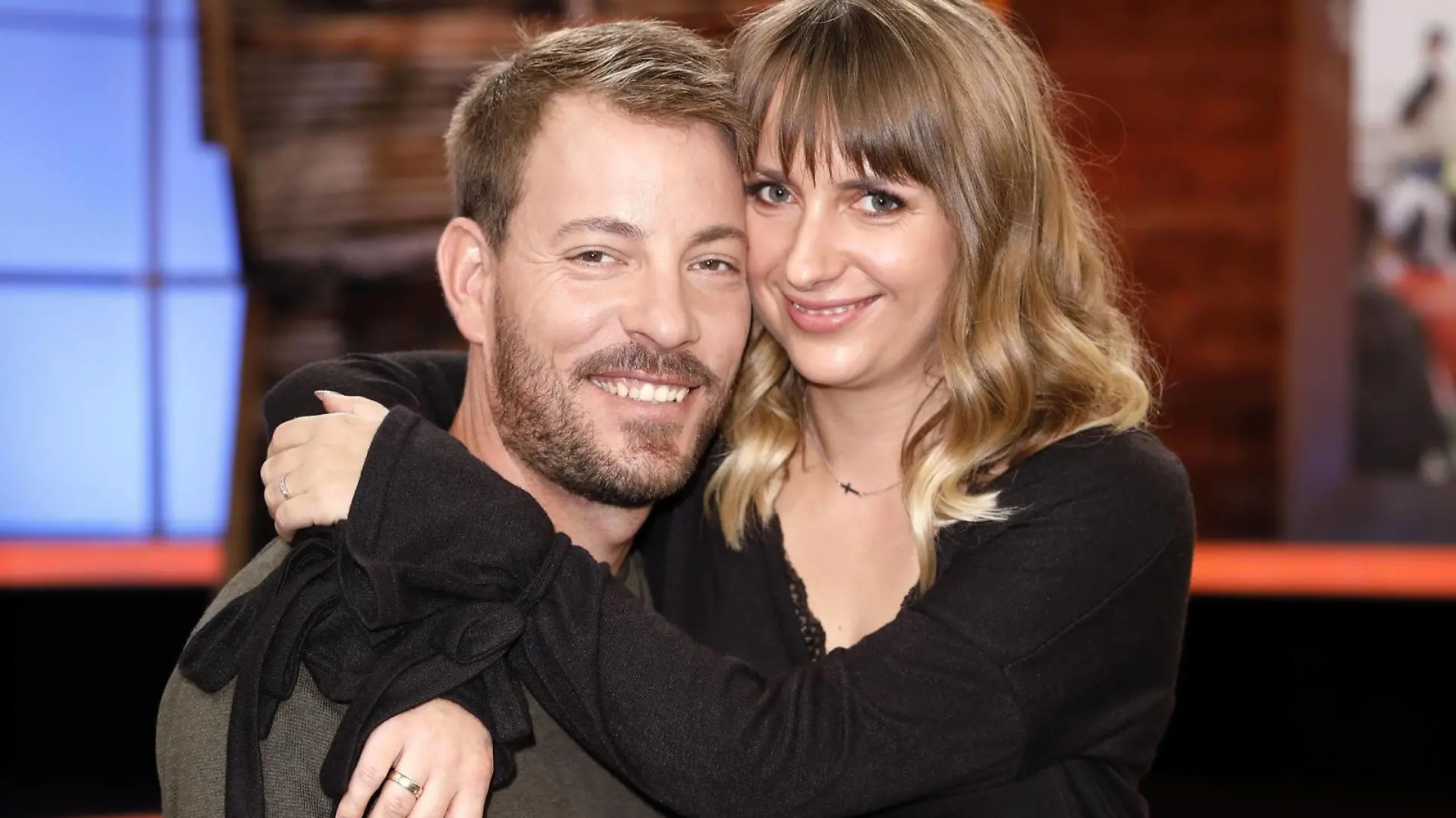 Gerald Heiser mit Ehefrau Anna Heiser beim 23. RTL-Spendenmarathon im Studio 8 der NOBEO Studios. Köln-Hürth, 23.11.2018 *** Gerald Heiser with his wife Anna Heiser at the 23 RTL Spendenmarathon in Studio 8 of NOBEO Studios Köln Hürth 23 11 2018 Foto:xC.xHardtx/xFuturexImage