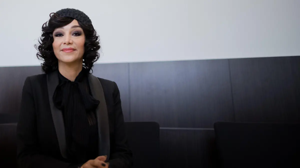 Moderatorin Verona Pooth sitzt am 26.02.2014 im Landgericht in Düsseldorf (Nordrhein-Westfalen). In dem Güte- und Verhandlungstermin im Verfahren einer Agentur gegen Pooth geht es um angeblich offene Honorare von knapp 30000 Euro. Foto: Rolf Vennenbernd/dpa +++(c) dpa - Bildfunk+++