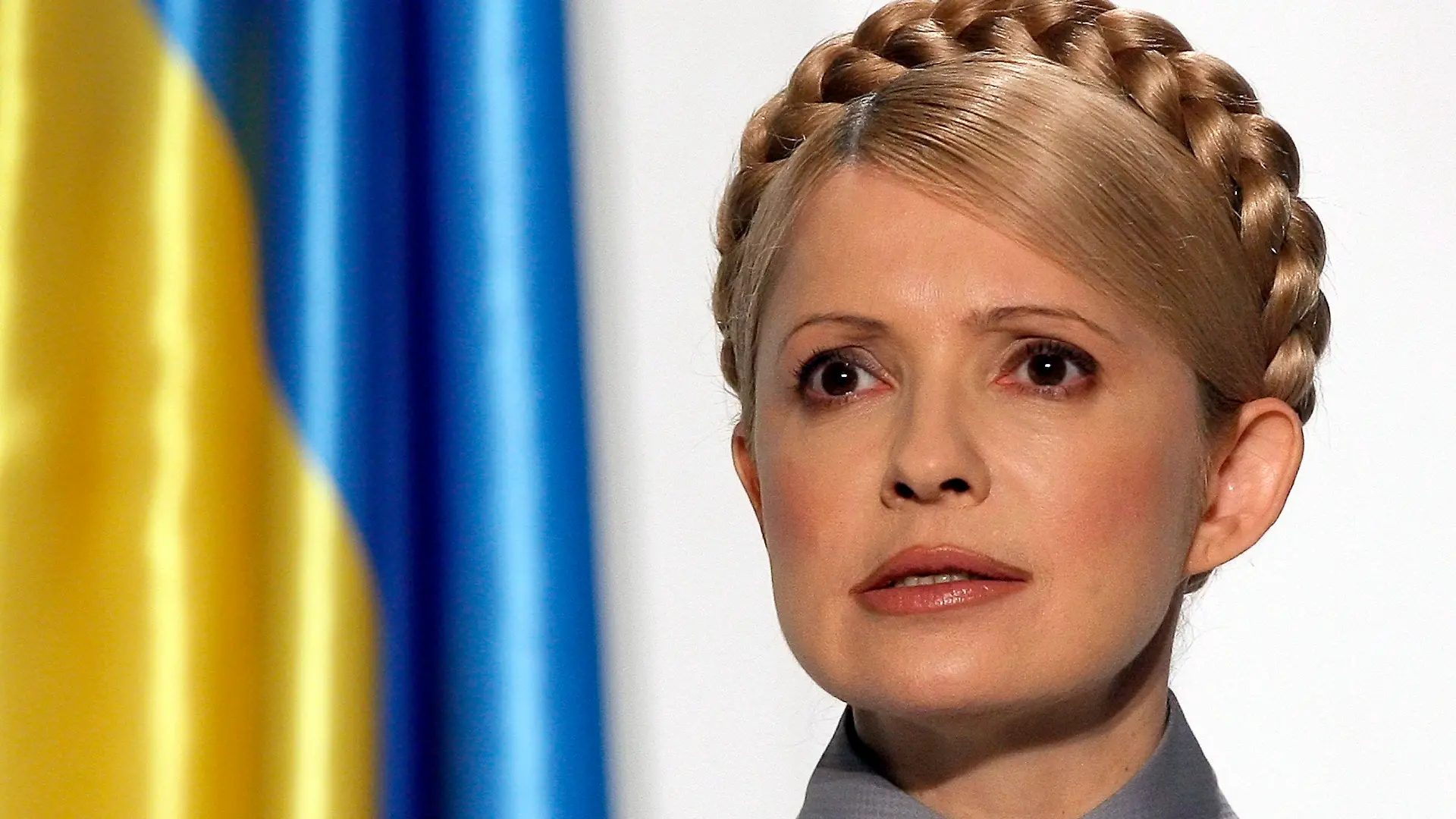 (FILE) A file photograph taken 11 March 2010 of former Ukrainian prime minister and opposition leader Yulia Tymoshenko speaks during a press conference in Kiev, Ukraine. Yulia Tymoshenko former Prime Minister of Ukraine was sentenced to seven years in prison after she was found guilty of abuse of office when brokering the 2009 gas deal with Russia. EPA/SERGEY DOLZHENKO (zu dpa: "Spannung in Straßburg: Gerichtshof verhandelt Fall Timoschenko" vom 27.08.2012) +++(c) dpa - Bildfunk+++