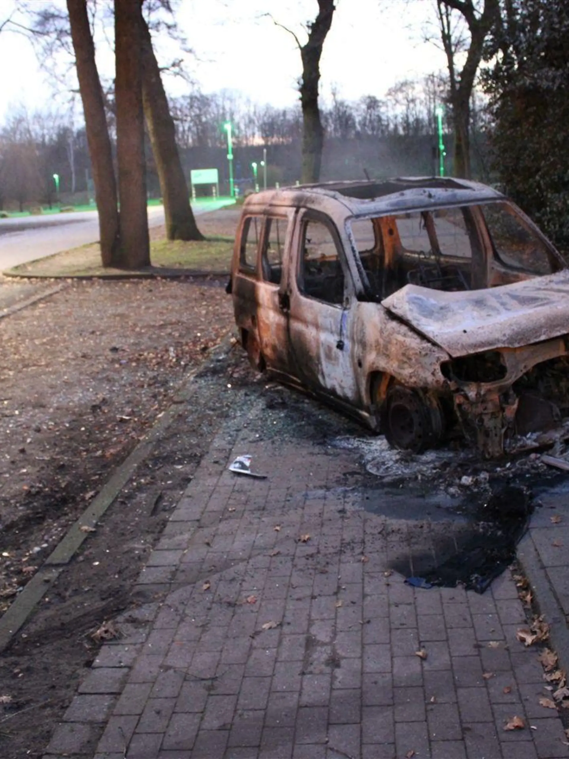 Bild zu: "Auto mit verkohlter Leiche gefunden"
