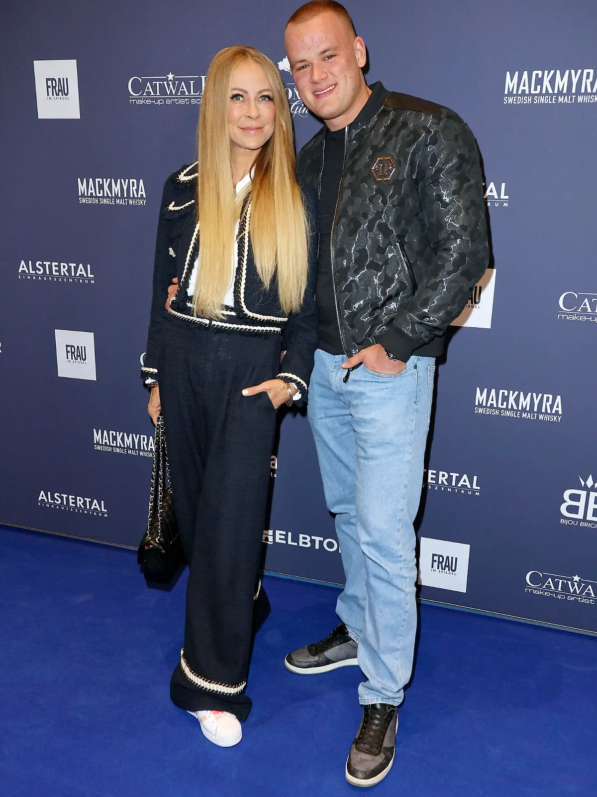 Jenny Elvers und Sohn Paul Jolig bei der Late Night Shopping Party im AEZ Alstertal Einkaufzentrum. Hamburg, 23.09.2022