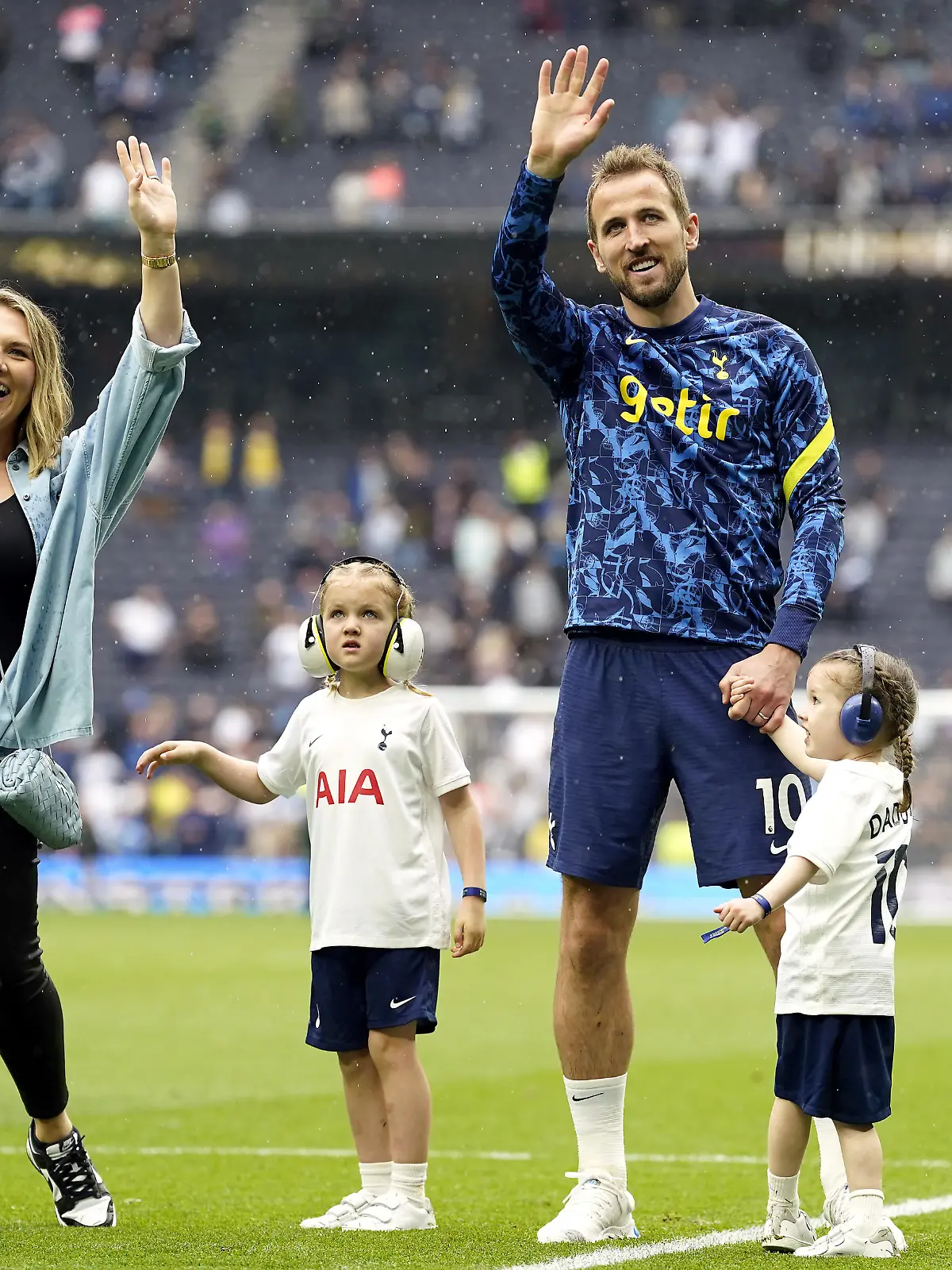 Tottenham Hotspur v Burnley - Premier League - Tottenham Hotspur Stadium. Tottenham Hotspur's Harry Kane with wife Katie Goodland and their children Ivy, Vivienne Jane and Louis on the pitch after the Premier League match at the Tottenham Hotspur Stadium, London. Picture date: Sunday May 15, 2022. See PA story SOCCER Tottenham. Photo credit should read: Andrew Matthews/PA Wire. RESTRICTIONS: EDITORIAL USE ONLY No use with unauthorised audio, video, data, fixture lists, club/league logos or "live" services. Online in-match use limited to 120 images, no video emulation. No use in betting, games or single club/league/player publications. URN:66902437
