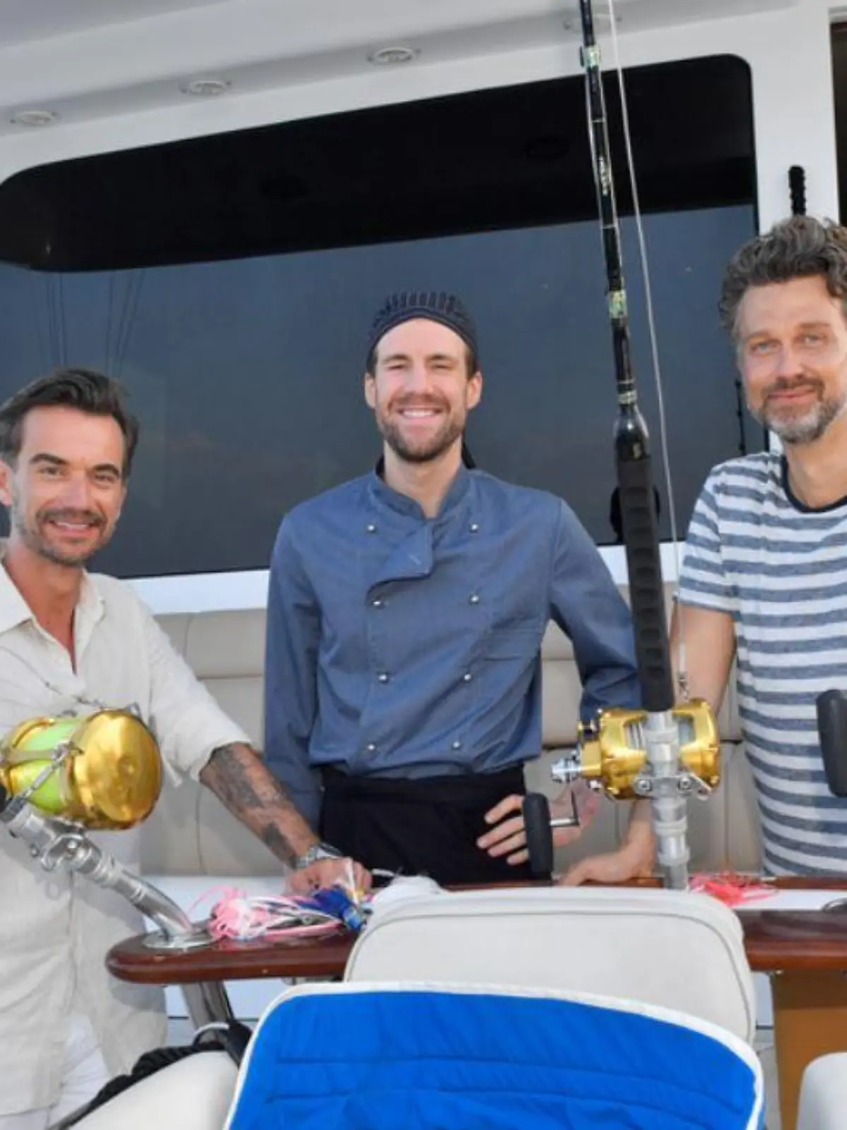 Traumschiff-Kapitän Florian Silbereisen mit den Gast-Schauspielern Wayne Carpendale (r.) und Luke Mockridge.