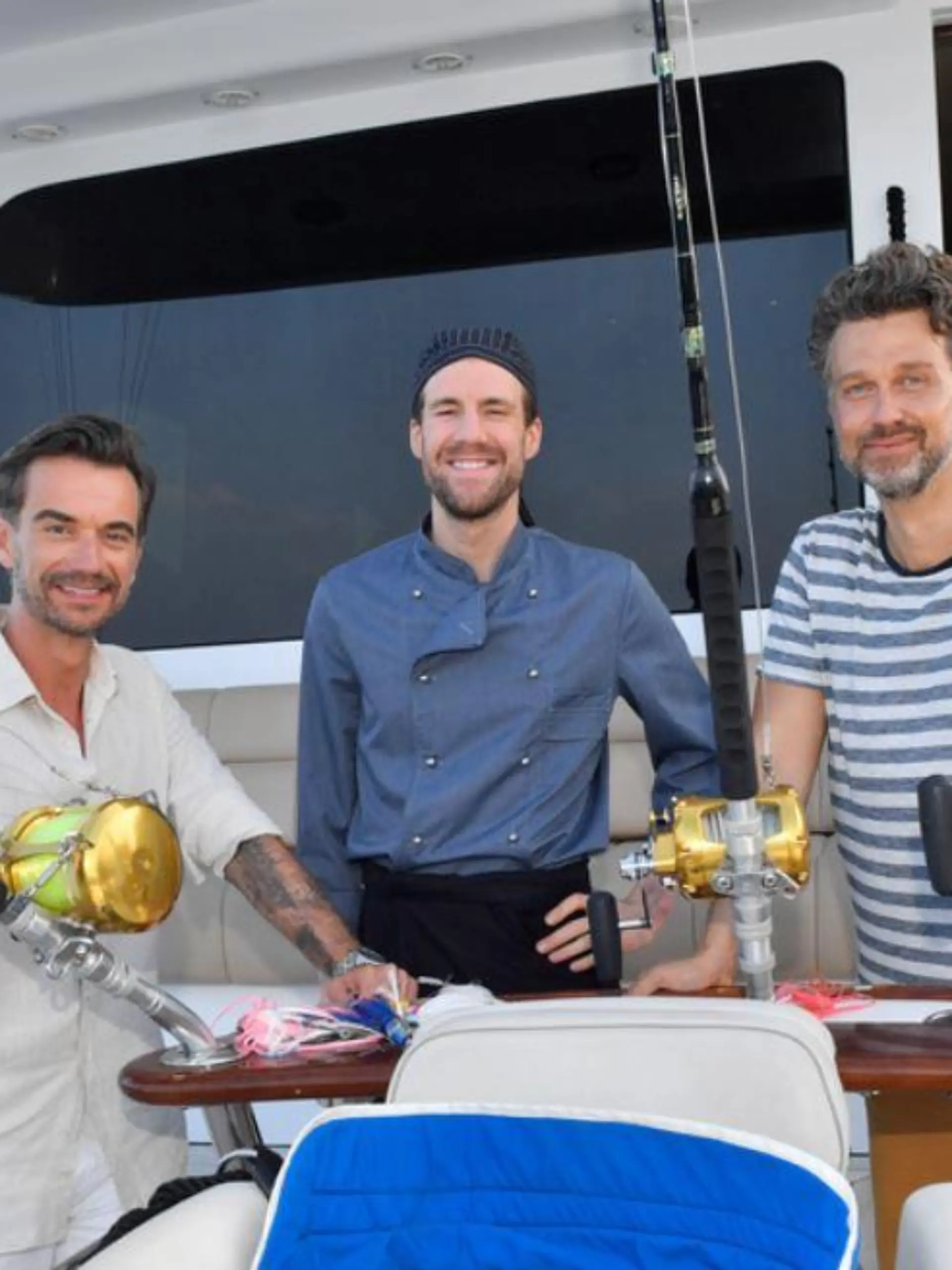 Traumschiff-Kapitän Florian Silbereisen mit den Gast-Schauspielern Wayne Carpendale (r.) und Luke Mockridge.