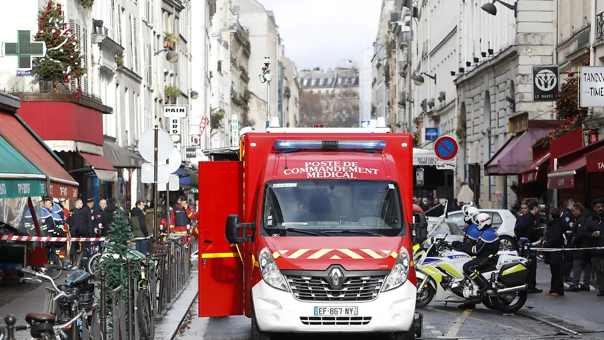 Frankreich, Tote und Verletzte durch Schüsse in Paris Fusillade Rue d Enghien dans le 10eme arrondissement de Paris NEWS : Fusillade Rue d Enghien dans le 10eme arrondissement de Paris - 23/12/2022 MichaelBaucher/Panoramic PUBLICATIONxNOTxINxFRAxITAxBEL