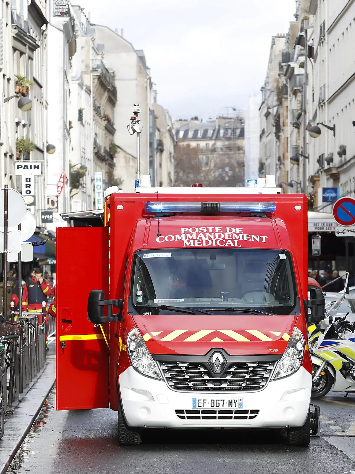 Frankreich, Tote und Verletzte durch Schüsse in Paris Fusillade Rue d Enghien dans le 10eme arrondissement de Paris NEWS : Fusillade Rue d Enghien dans le 10eme arrondissement de Paris - 23/12/2022 MichaelBaucher/Panoramic PUBLICATIONxNOTxINxFRAxITAxBEL