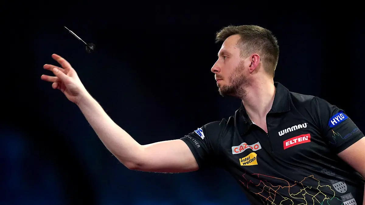 22.12.2022, Großbritannien, London: Darts: WM, Tag 8; 2. Runde, Hempel (Deutschland) gegen Humphries (England); Cazoo World Darts Championship im Alexandra Palace: Florian Hempel während seines Spiels. Foto: John Walton/PA Wire/dpa +++ dpa-Bildfunk +++