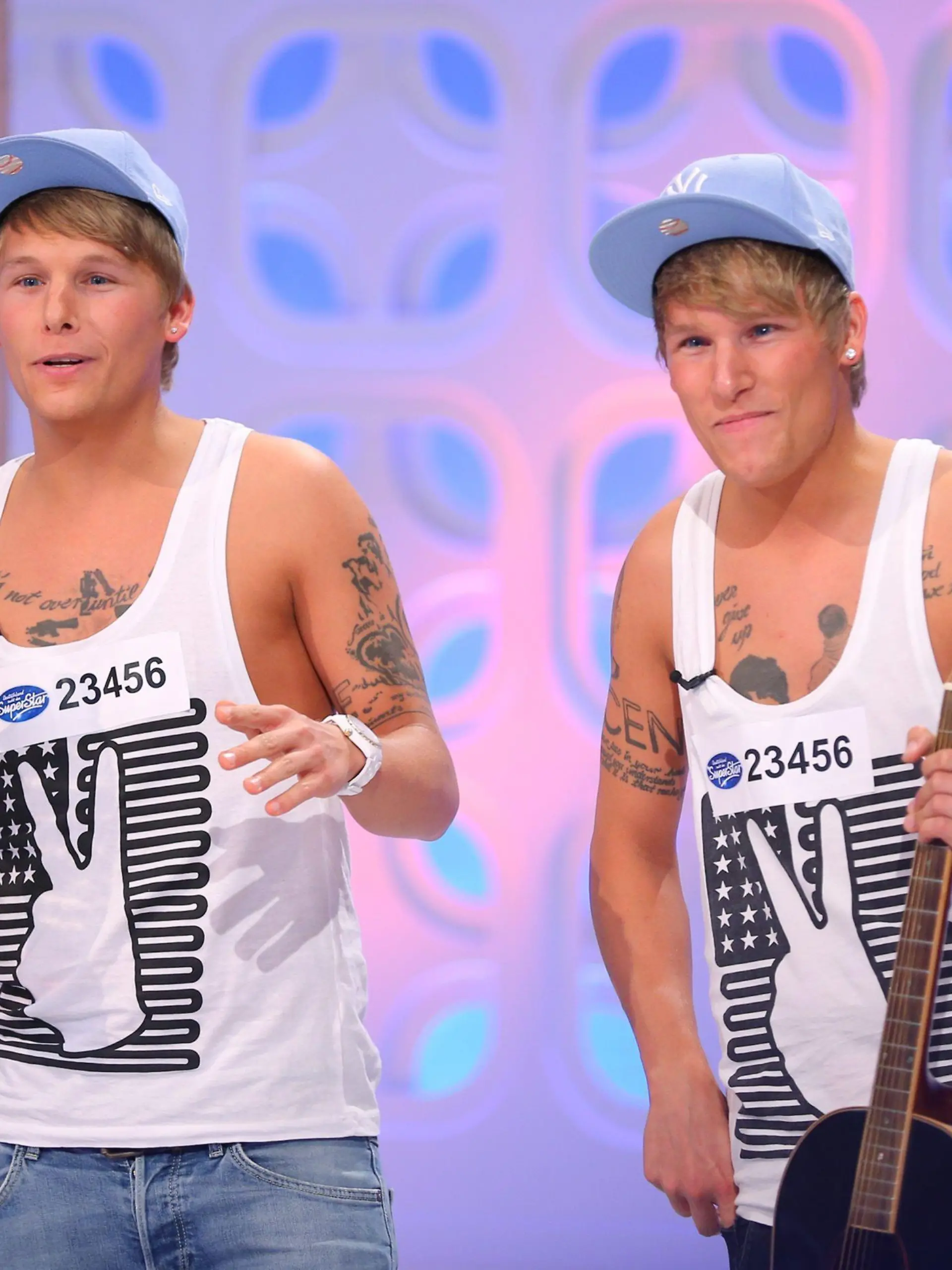 Stefan Wiche (26, r.) aus Mertingen hat zum Jurycasting seinen Zwillingsbruder Patrick mitgebracht.