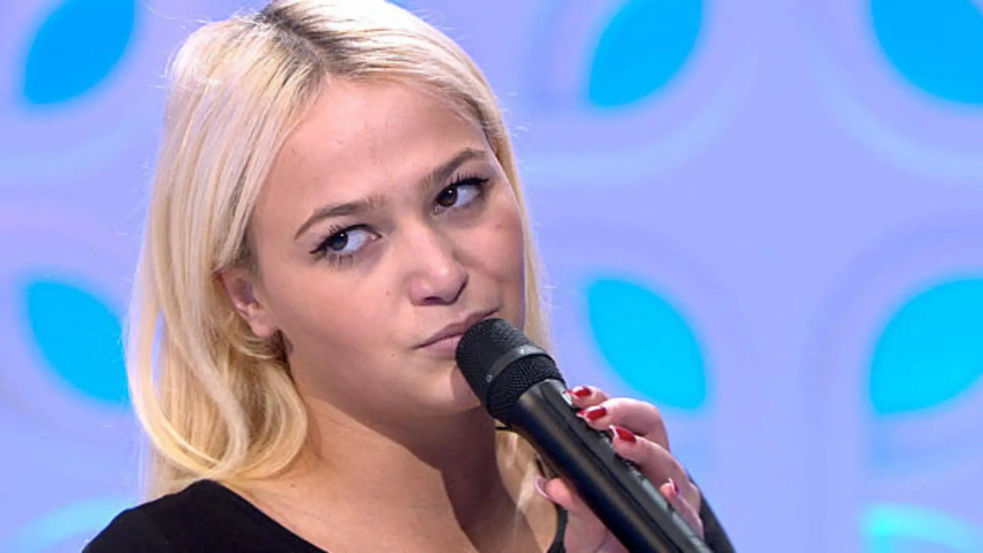 Anita Latifi rappt sich mit "Super Bass" in den Recall DSDS 2014: Fünfte Castingshow