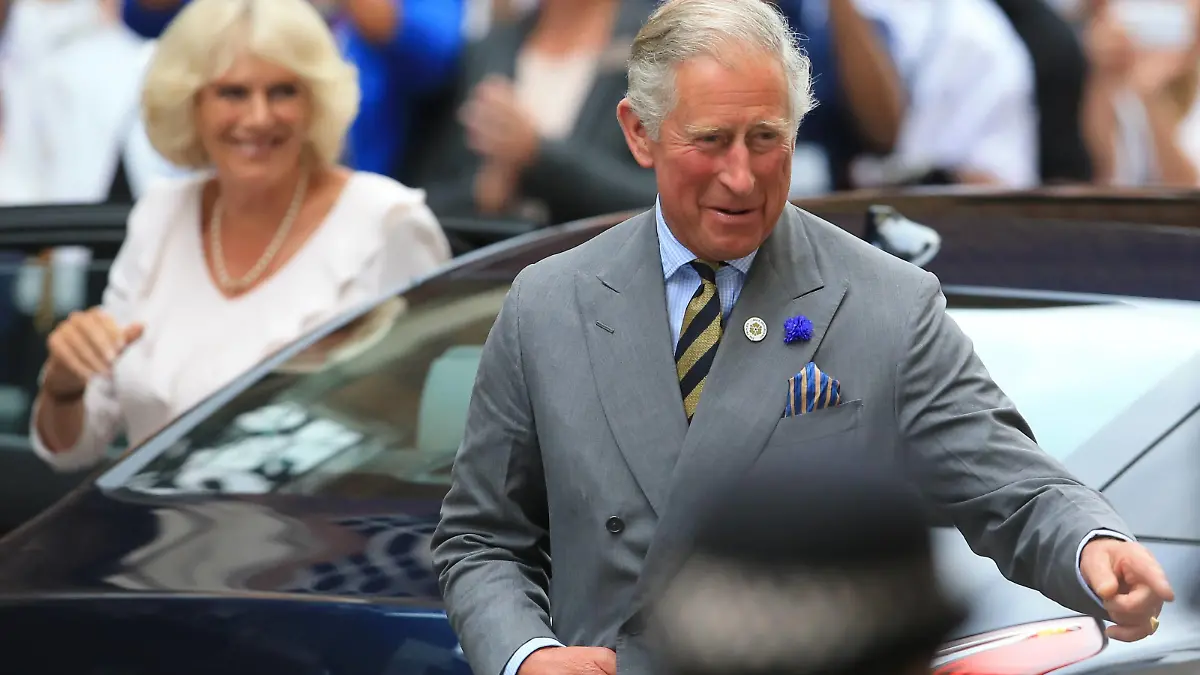 Bildnummer: 60179111 Datum: 24.07.2013 Copyright: imago/Xinhua(130723) -- LONDON, July 23, 2013 (Xinhua) -- Prince Charles of Wales and his wife Camilla, Duchess of Cornwall, arrive at the Lindo Wing of St Mary s Hospital, in central London, July 23, 2013. Britain s Duchess of Cambridge Kate gave birth to a boy Monday afternoon. (Xinhua/Yin Gang) UK-LONDON-ROYAL BABY PUBLICATIONxNOTxINxCHN People Entertainment Geburt Geburtstag Nachkommen Adel Catherine Middleton Prinz William x1x xsk 2013 quer premiumd 60179111 Date 24 07 2013 Copyright Imago XINHUA London July 23 2013 XINHUA Prince Charles of Wales and His wife Camilla Duchess of Cornwall Arrive AT The Lindo Wing of St Mary S Hospital in Central London July 23 2013 Britain S Duchess of Cambridge Kate Gave Birth to a Boy Monday Noon XINHUA Yin Monitoring UK London Royal Baby PUBLICATIONxNOTxINxCHN Celebrities Entertainment Birth Birthday Offspring Adel Catherine Middleton Prinz William x1x xSK 2013 horizontal premiumd