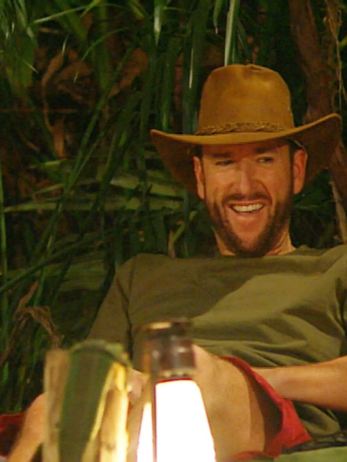 Tag 4 im Camp - Michael Wendler diskutiert mit Julian: "Wer hat denn bitte um diese Uhrzeit noch Stuhlgang? Das gibtÁs doch gar nicht. Das ist doch nicht normal."