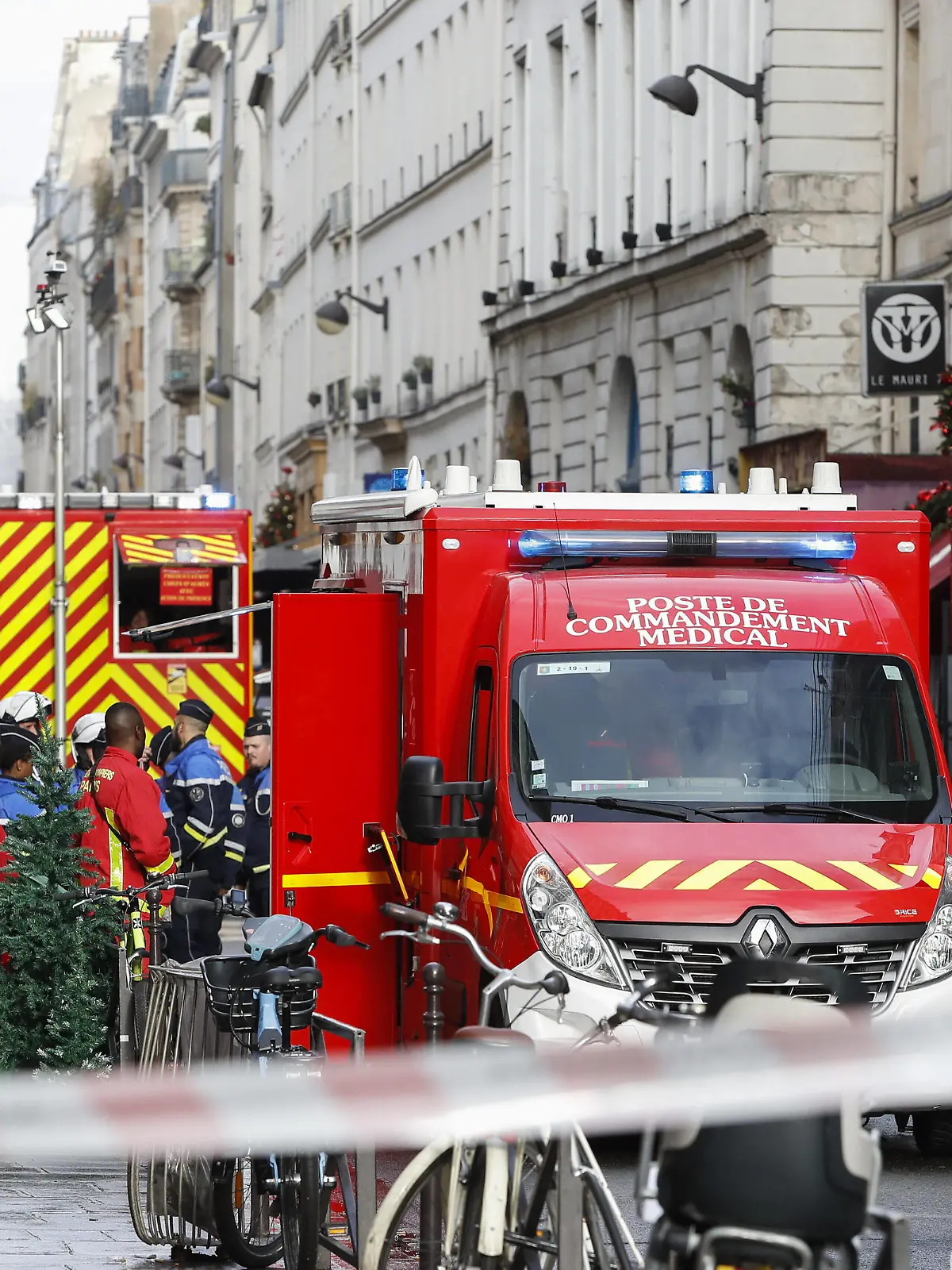 Frankreich, Tote und Verletzte durch Schüsse in Paris Fusillade Rue d Enghien dans le 10eme arrondissement de Paris NEWS : Fusillade Rue d Enghien dans le 10eme arrondissement de Paris - 23/12/2022 MichaelBaucher/Panoramic PUBLICATIONxNOTxINxFRAxITAxBEL