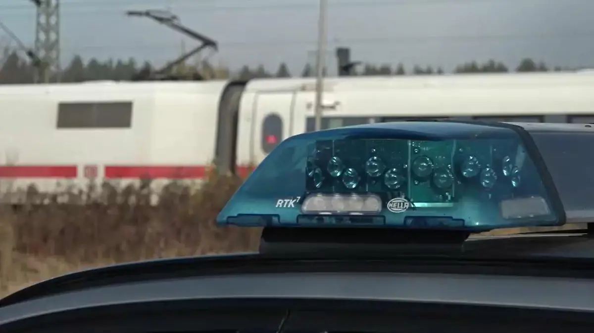 Der Verurteilte hatte in einem ICE mehrere Männer mit einem Messer angegriffen.