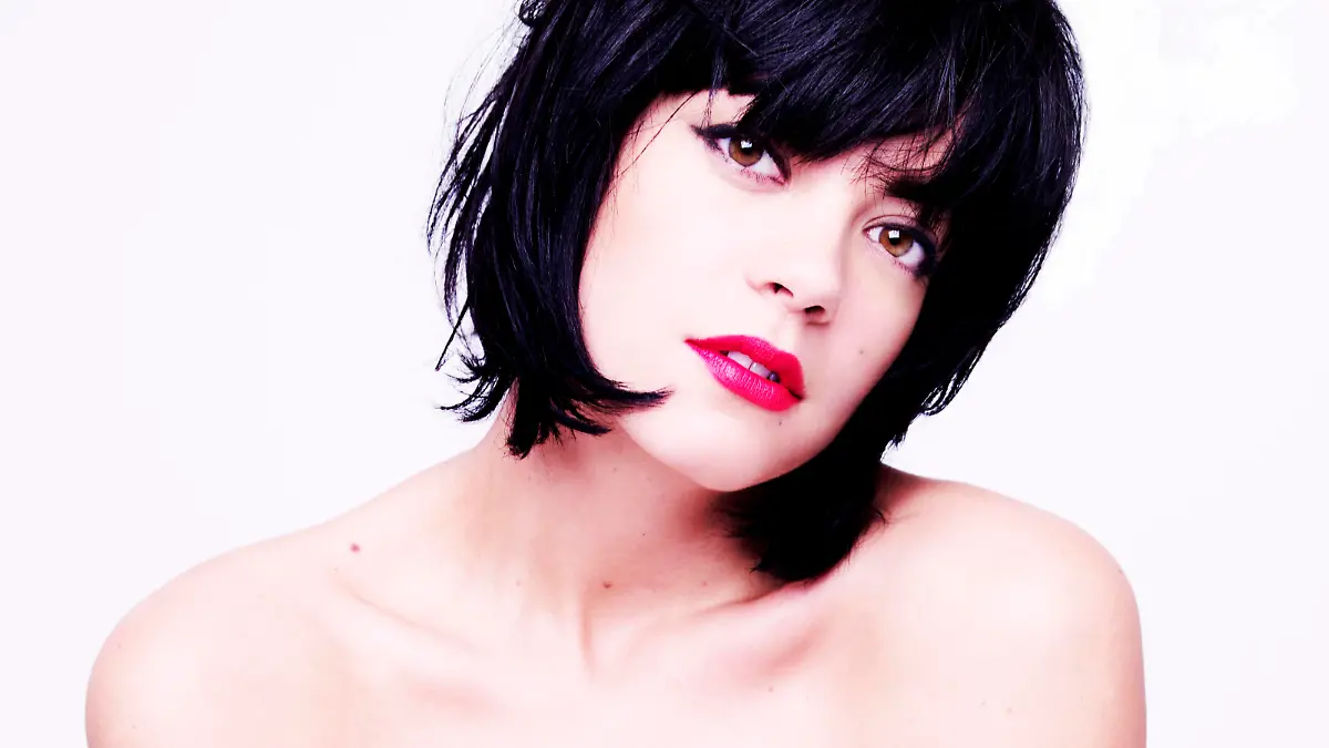Lily Allen Press Picture colour 3.jpg