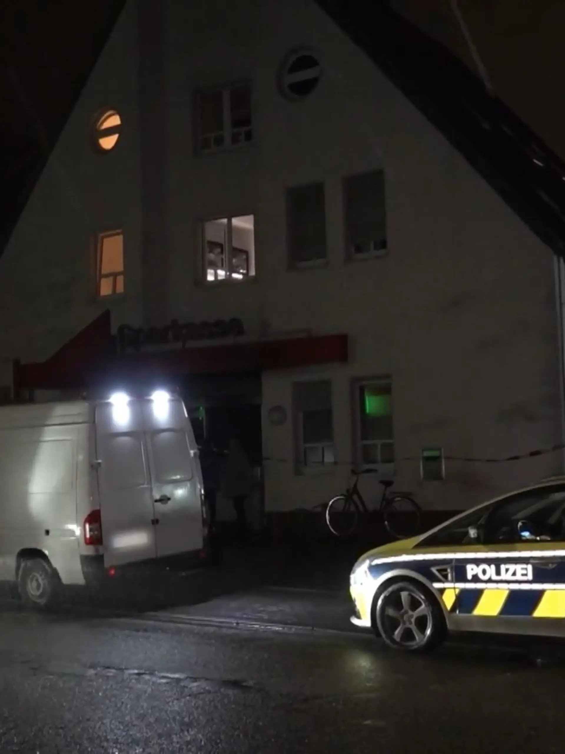 Bild zu: "Mann löst Brand aus"