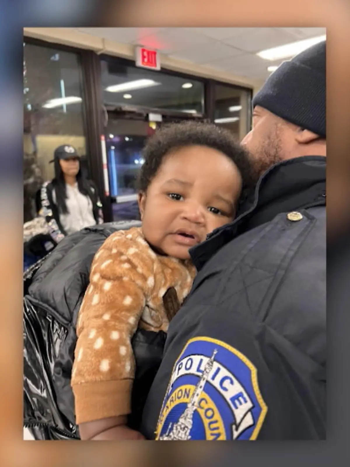Es ist ein echtes Wunder pünktlich zu Weihnachten: Baby Kason Thomass ist wieder da! Das fünf Monate alte Baby saß mit seinem Zwilling in einem Auto, das gestohlen worden war.  Doch zum Glück sind beide Babys wieder bei der Familie.