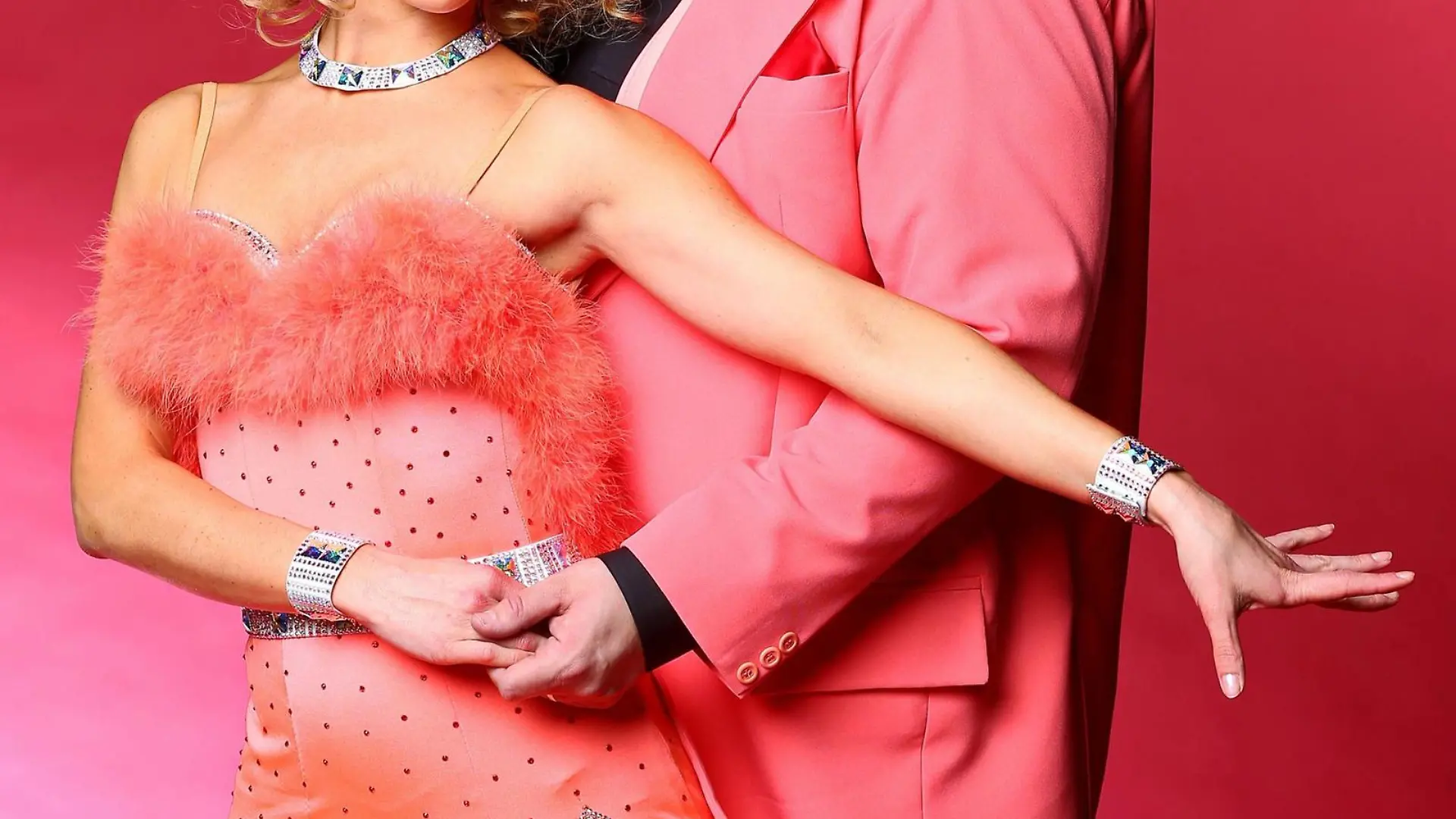 Musical-Star und Schauspieler Tetje Mierendorf (40) tanzt mit Isabel Edvardsson (30). Verwendung der Bilder für Online-Medien ausschließlich mit folgender Verlinkung: 'Alle Infos zu 'Let´s Dance' im Special bei RTL.de: www.rtl.de/cms/sendungen/lets-dance.html